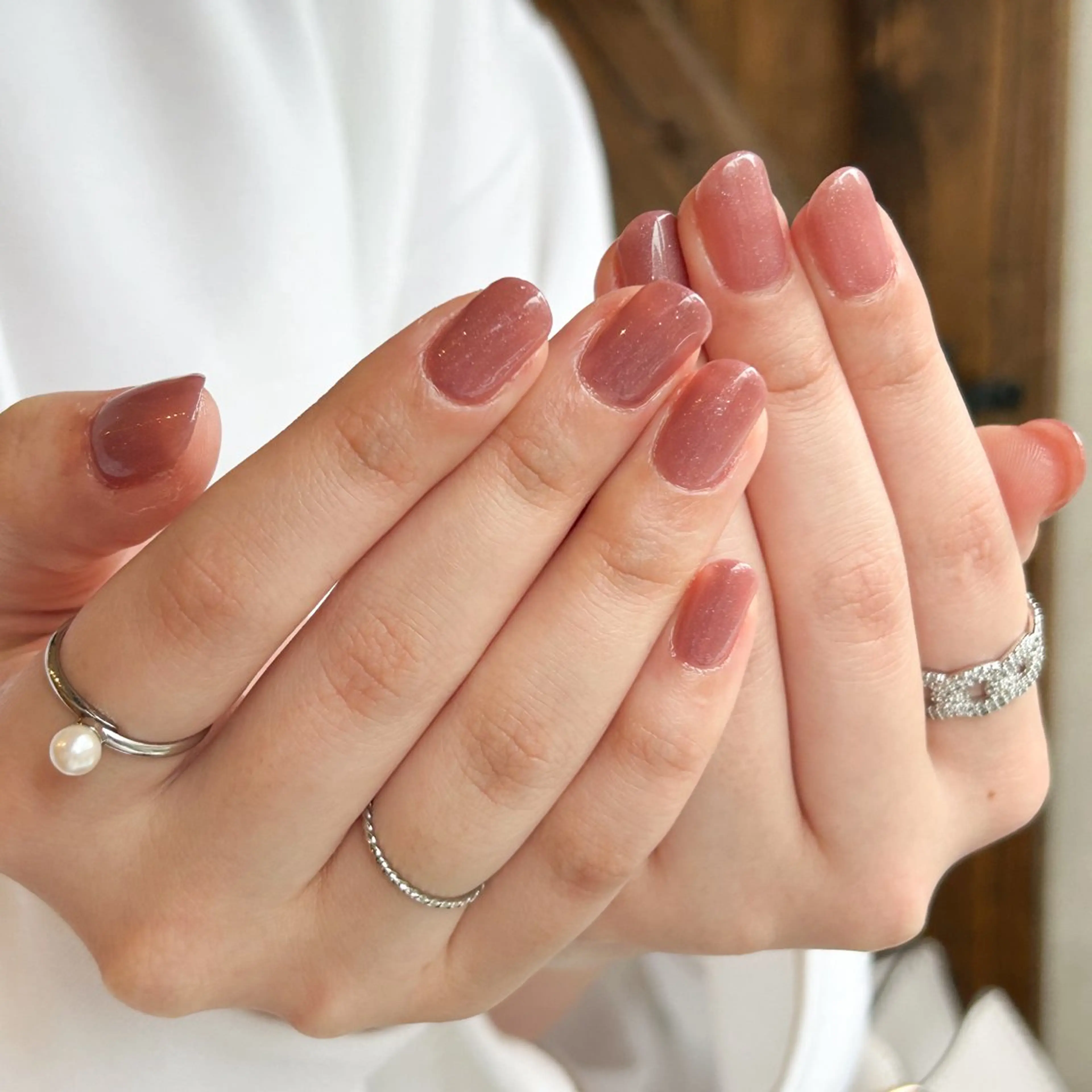 ネイル ラメ(グリッター) オフィスネイル ピンク ハンドネイル 金木犀ネイルサロン所属・金木犀ネイルサロン 吉田のネイルデザイン