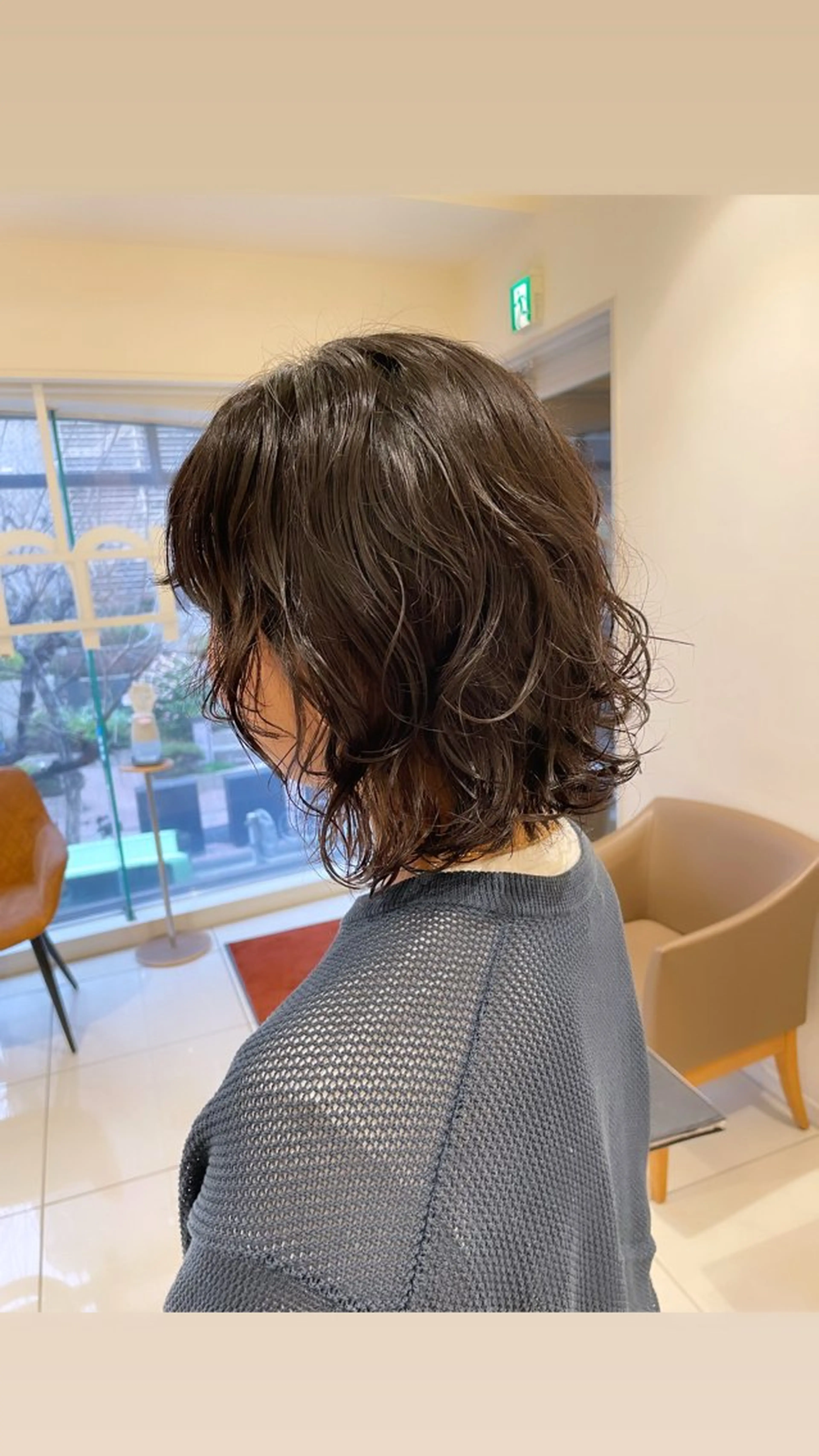 ミディアム パーマ ボブ/プツッとボブ/ 暖色カラー/モエのヘアスタイル