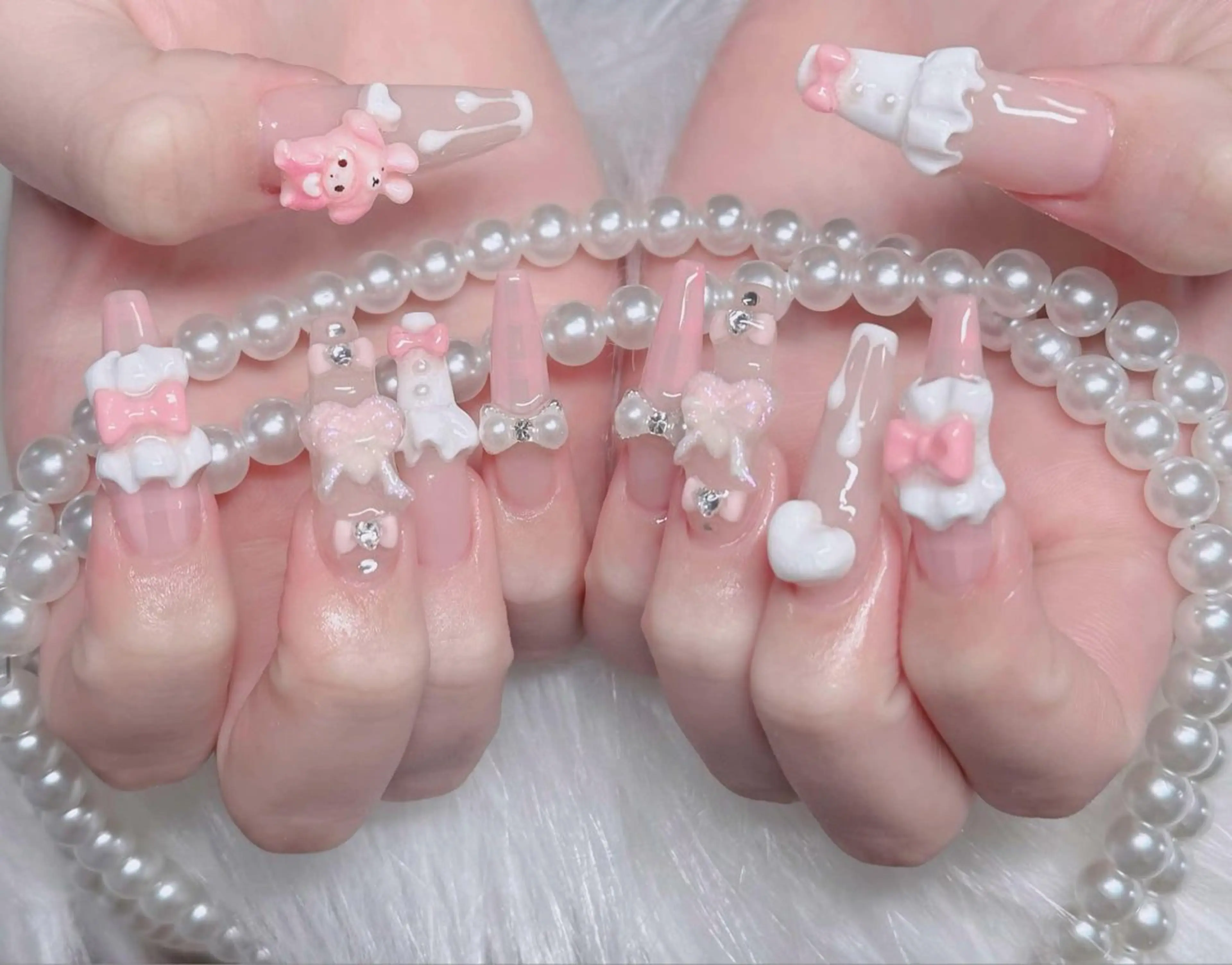 ネイル フレンチネイル ジェルネイル ガラスフレンチ ハロウィン ハート ハンドネイル H.baby Nail Salonのネイルデザイン