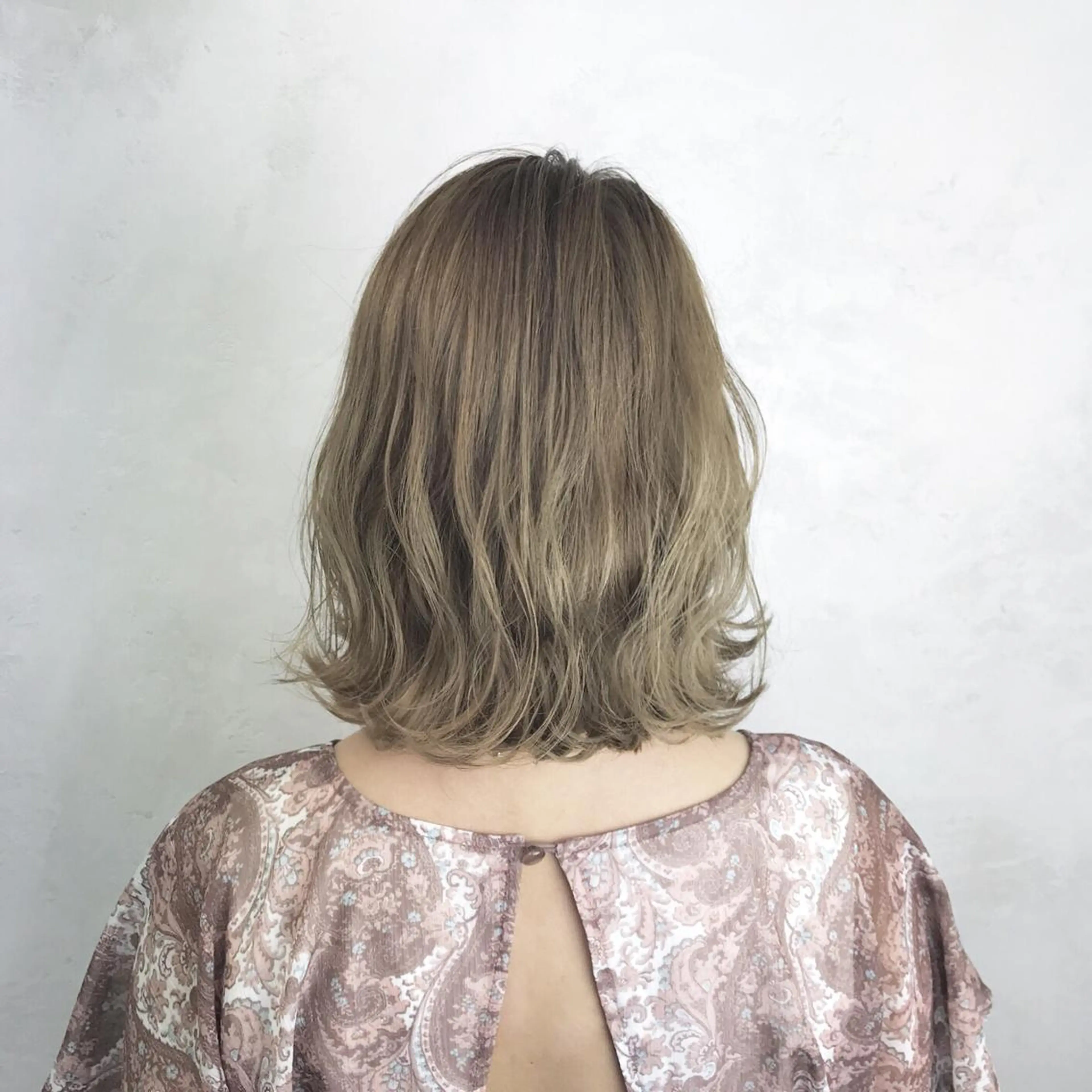 ミディアム ヘアカラー TATSUYA アートディレクターのヘアスタイル