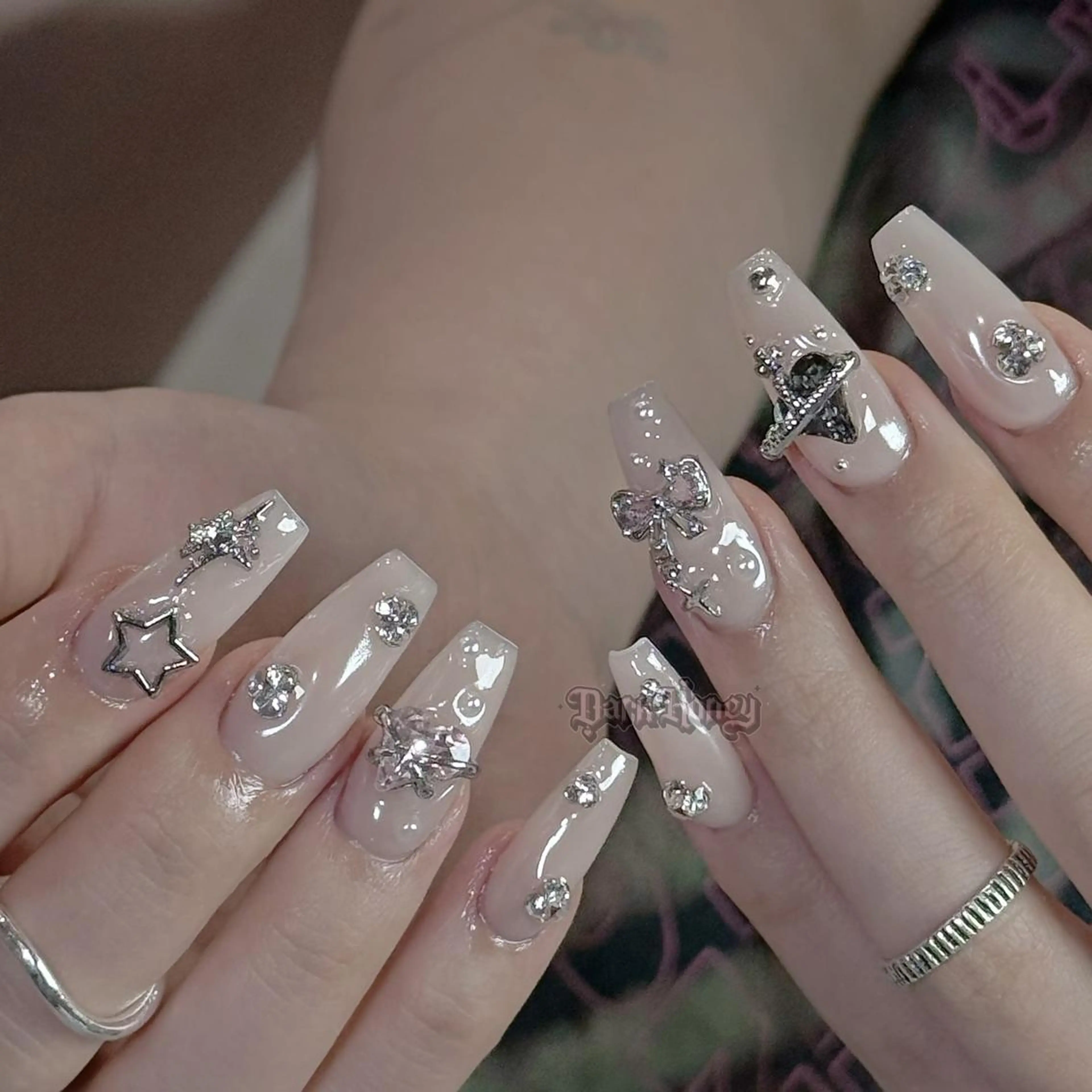 ネイル ハンドネイル Dark Honey Susuのネイルデザイン