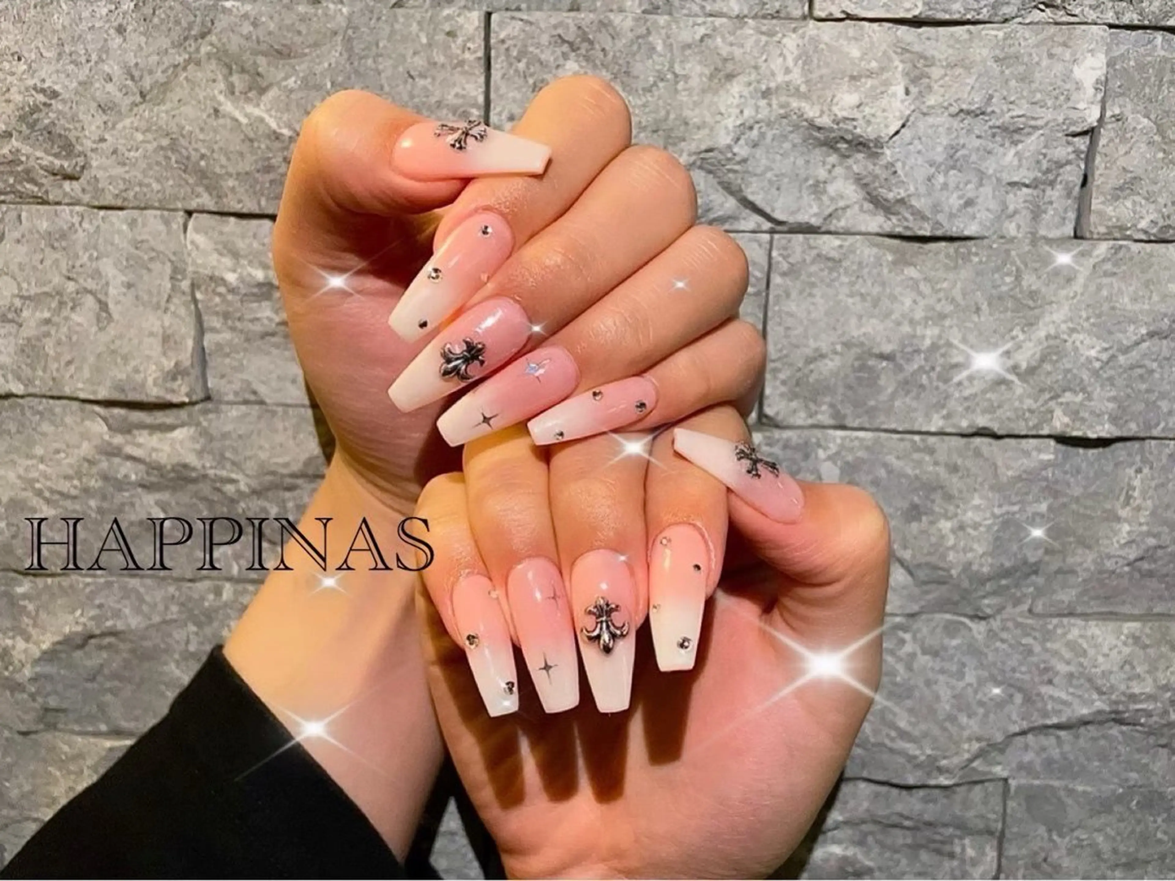 ネイル グラデーション ロングネイル スカルプネイル ストーンネイル ハンドネイル HAPPINAS くるみのネイルデザイン