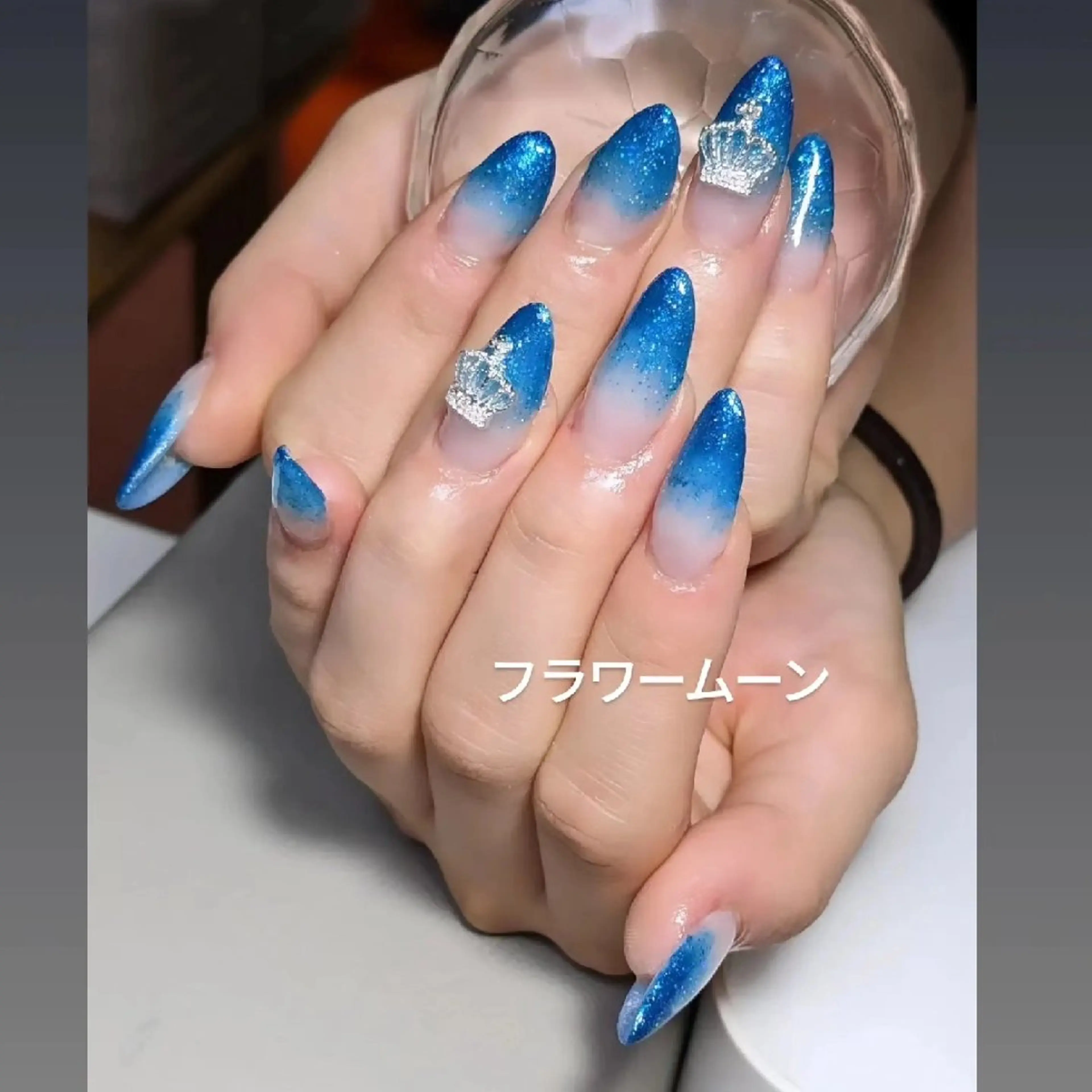 ネイル グラデーション フラワー ムーンのネイルデザイン