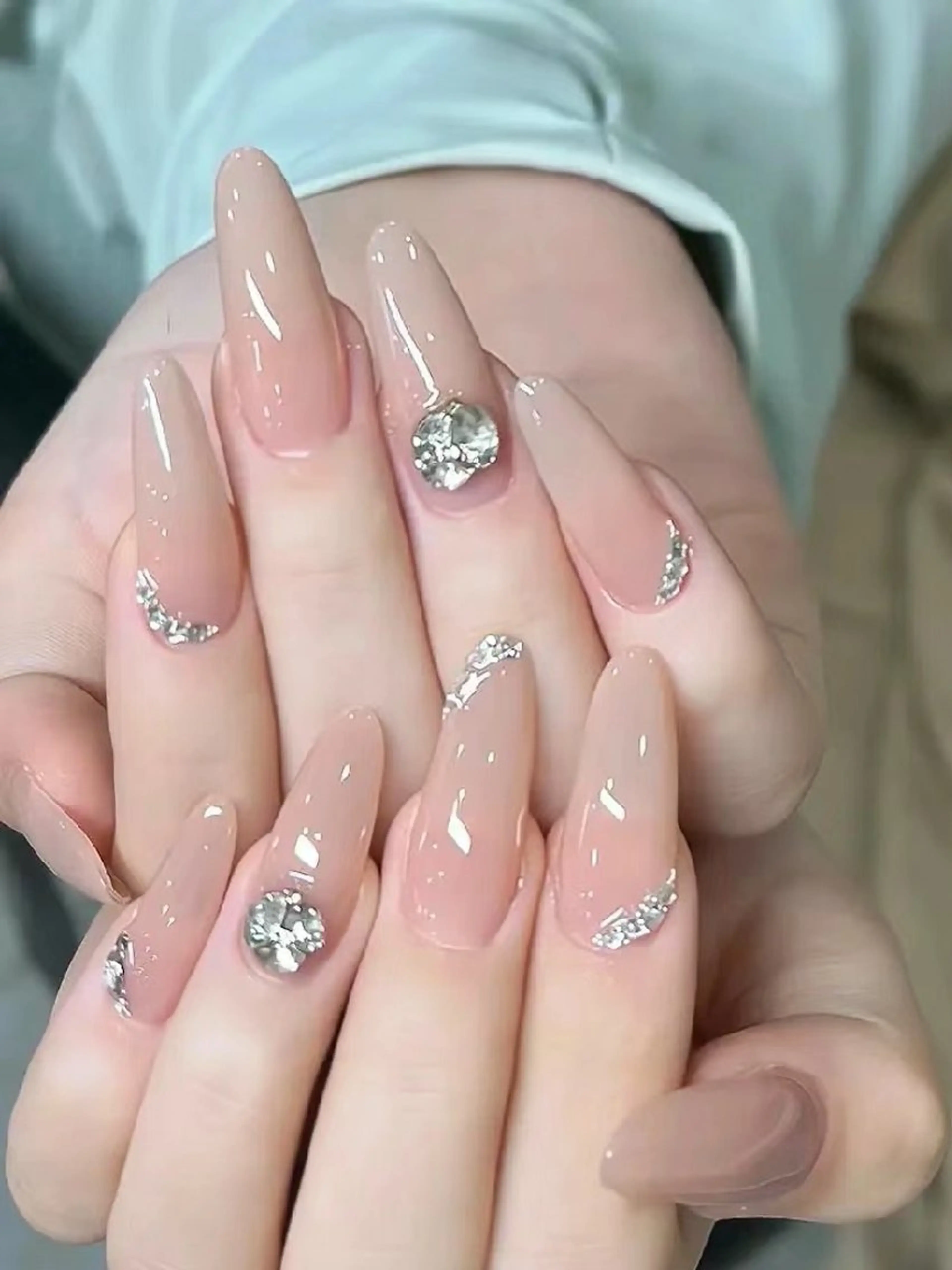 ネイル ネイリストゆか💅 長さだし、深爪矯正のネイルデザイン