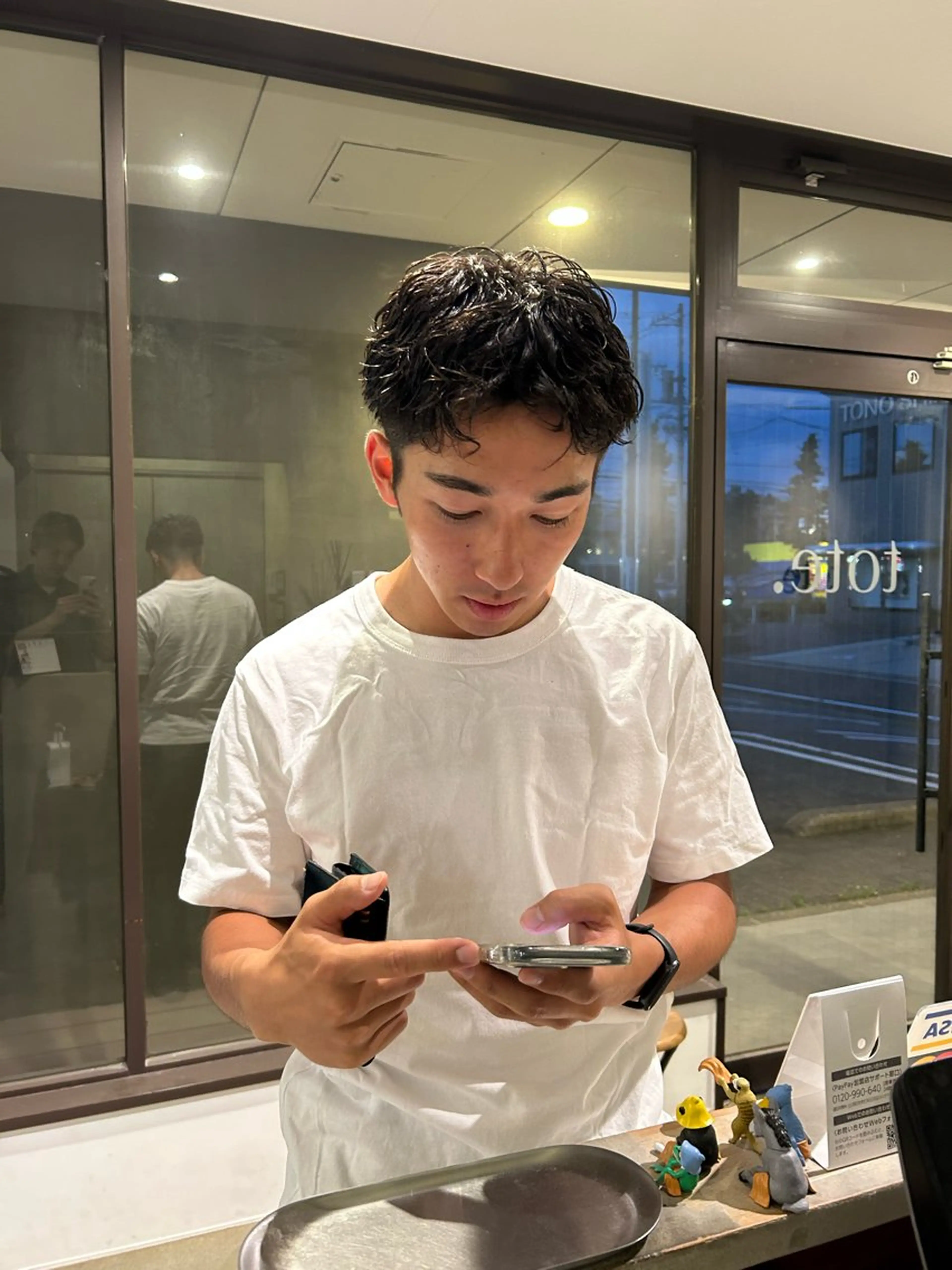 メンズ tote. 成瀬晃のヘアスタイル