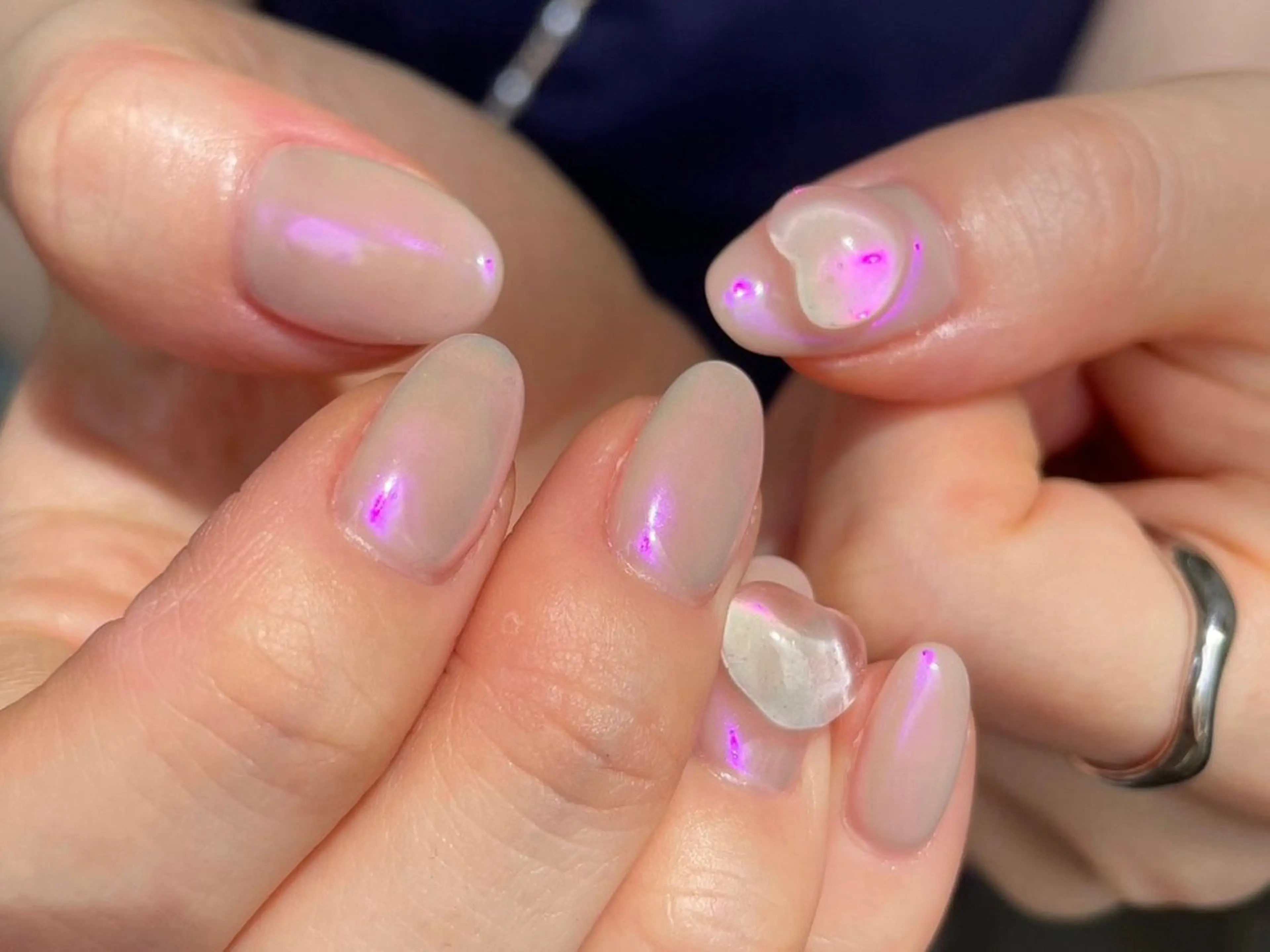 ネイル オーロラネイル ハート ピンク nailist. sayaのネイルデザイン