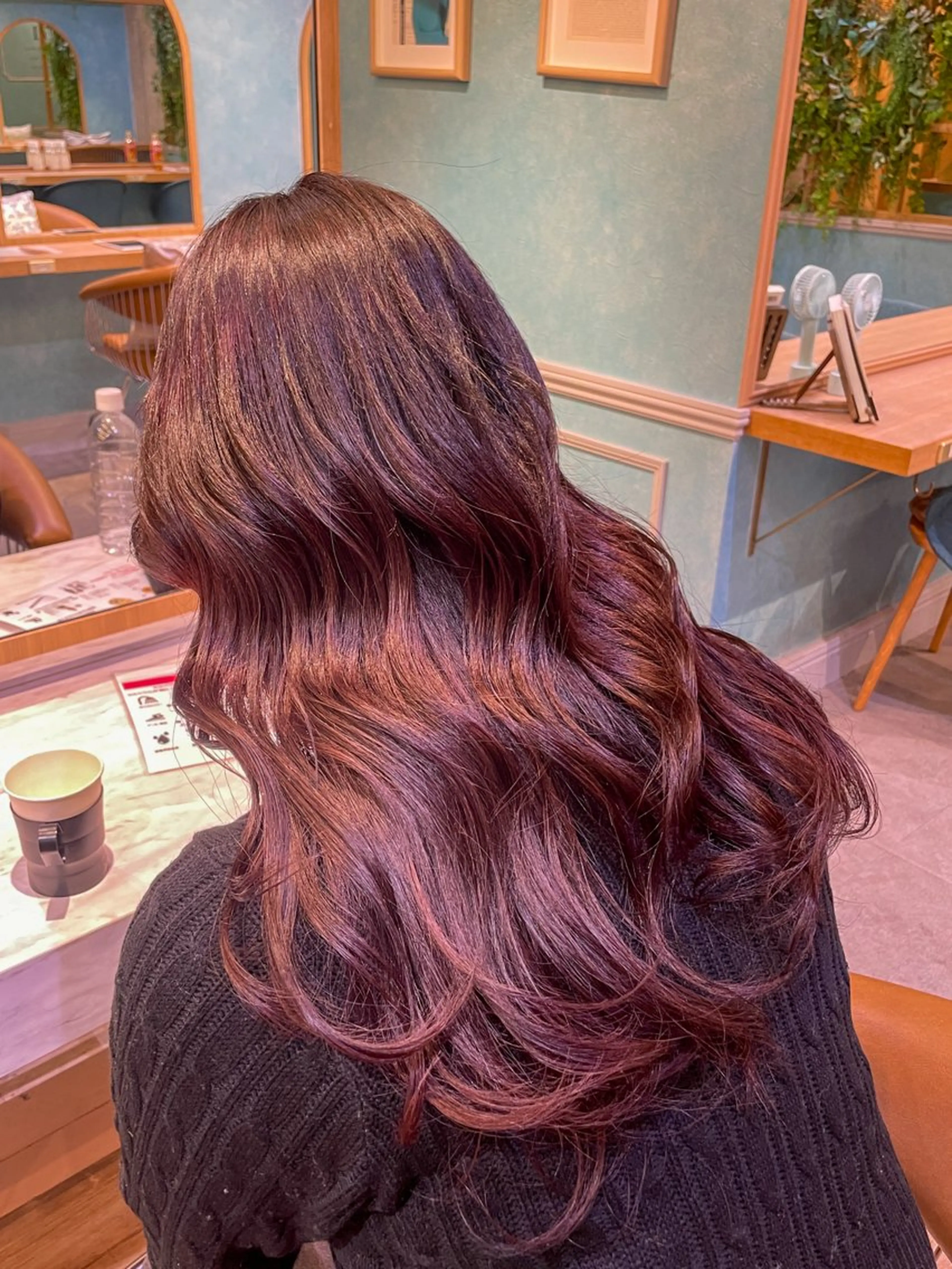 ロング カラー 岩倉 白乃のヘアスタイル