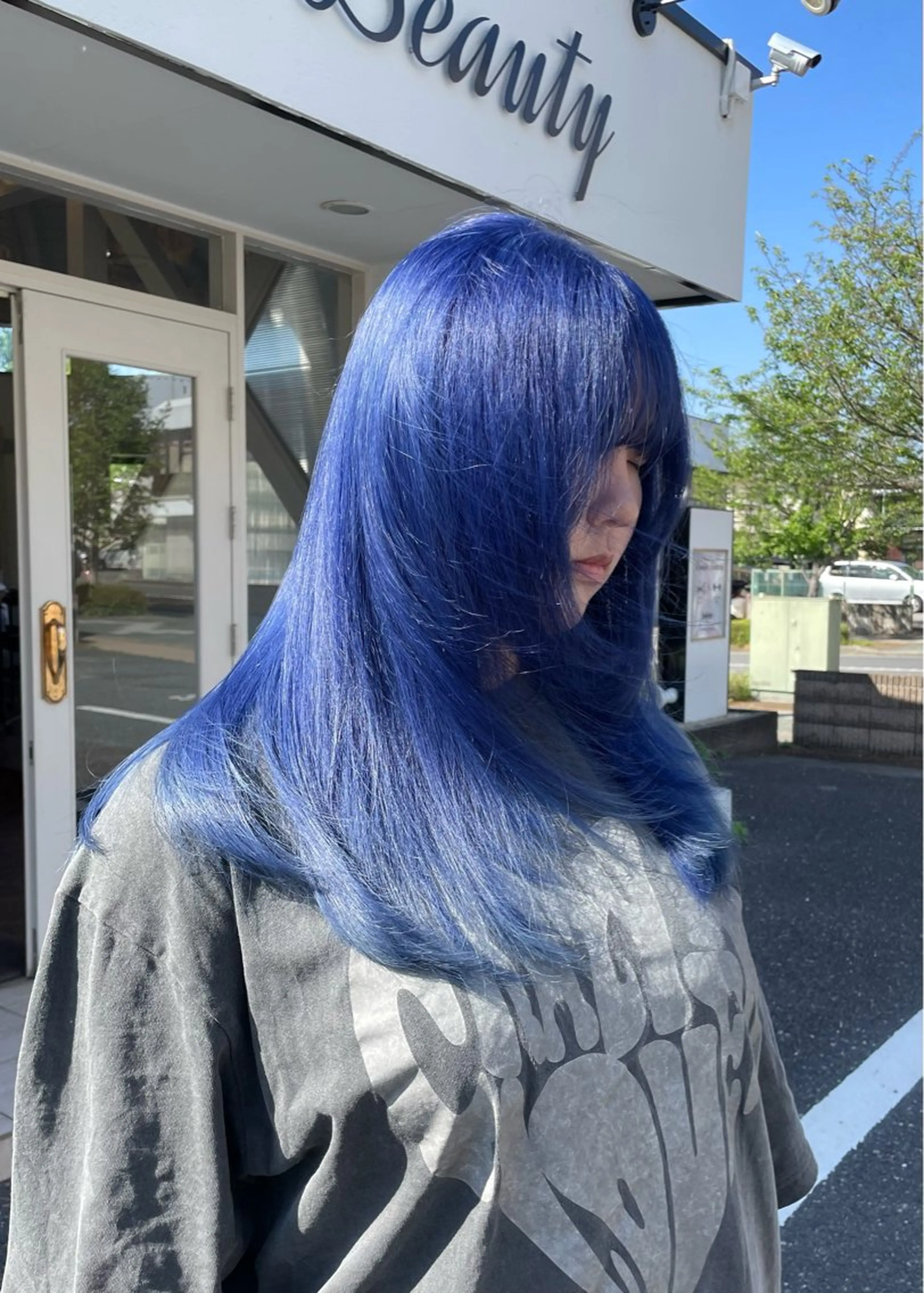 ロング カラー ブリーチ ブルーカラー moe🥣ﾚﾃﾞｨｰ ｽ特化/透明感ｶﾗｰのヘアスタイル