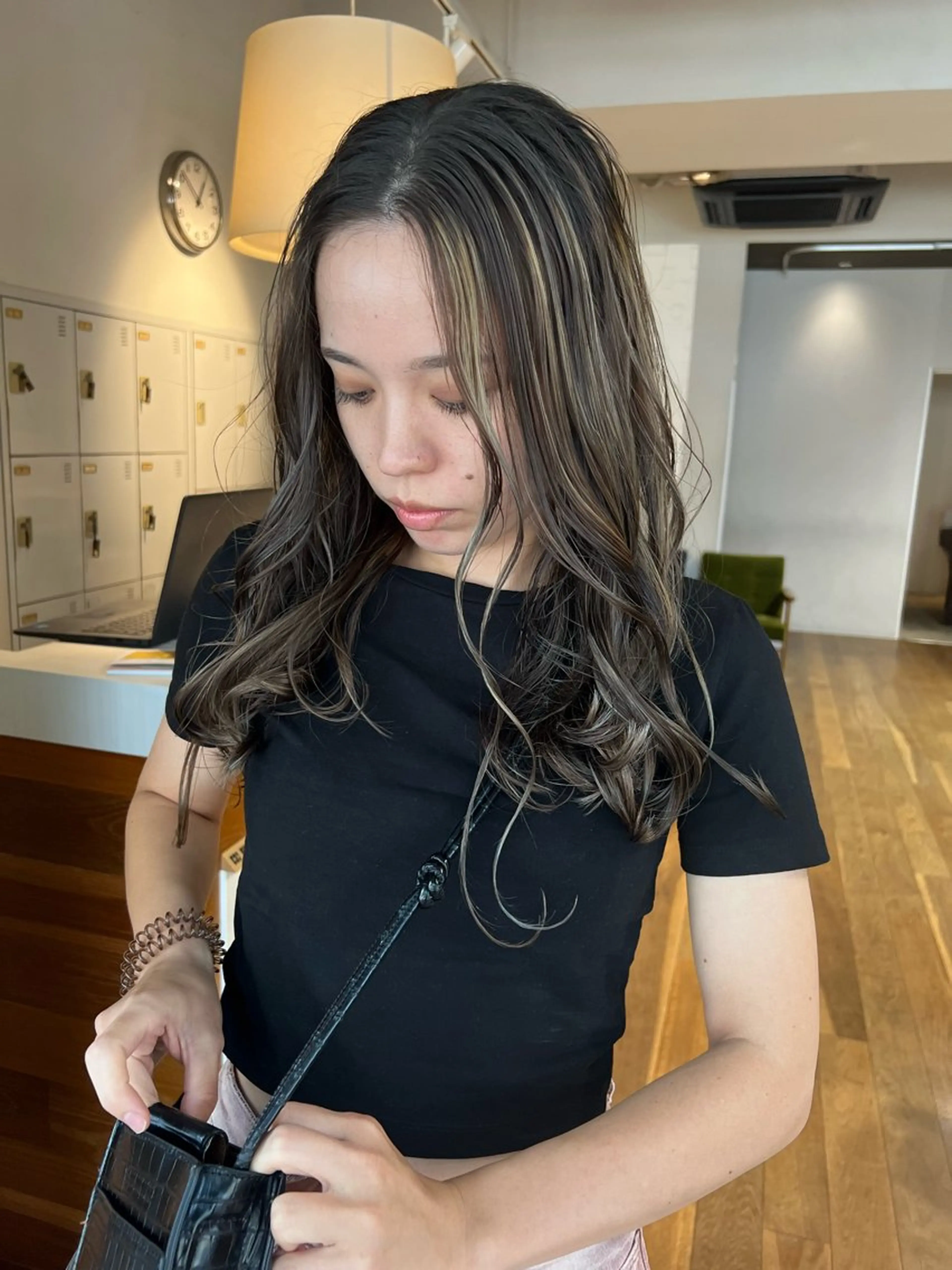 ミディアム ハイライト ヘアカラー 松本  夏海のヘアスタイル