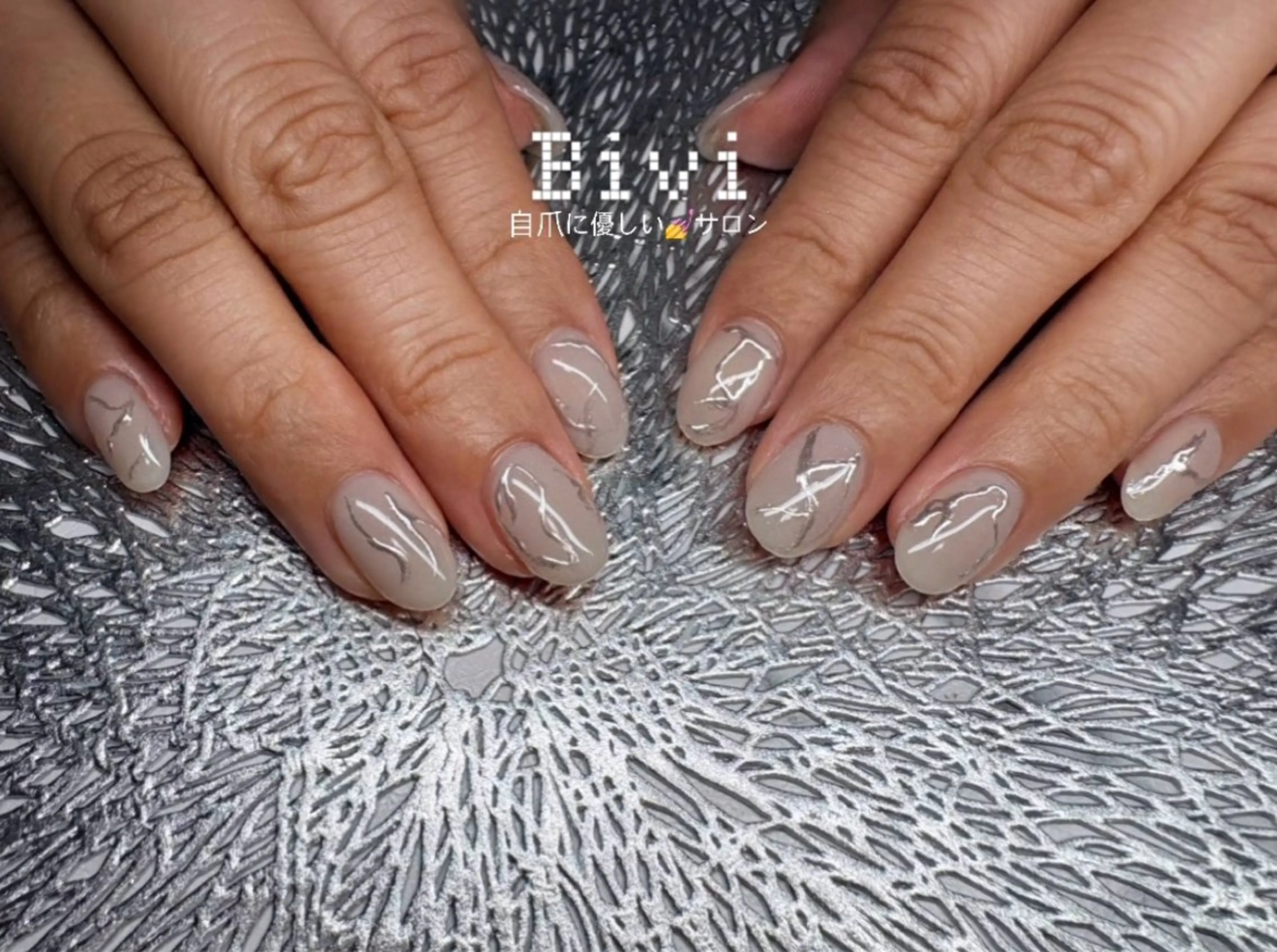 ネイル アートネイル ラメ(グリッター) ミラーネイル 持ち込み ハンドネイル ハンドケア ♡Bivi♡自爪に 優しいネイルサロンのネイルデザイン