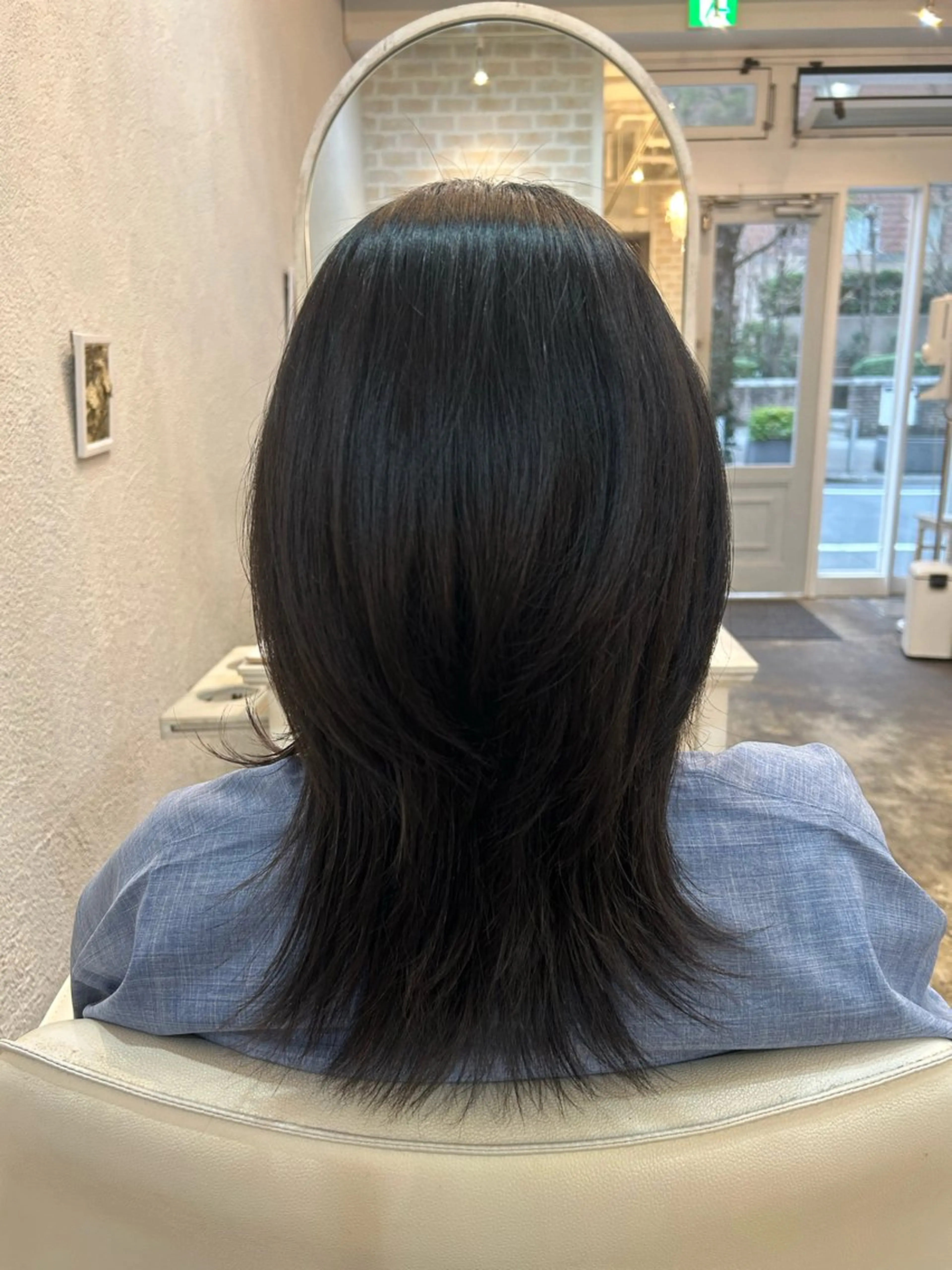 ミディアム パーマ 小磯 維織のヘアスタイル
