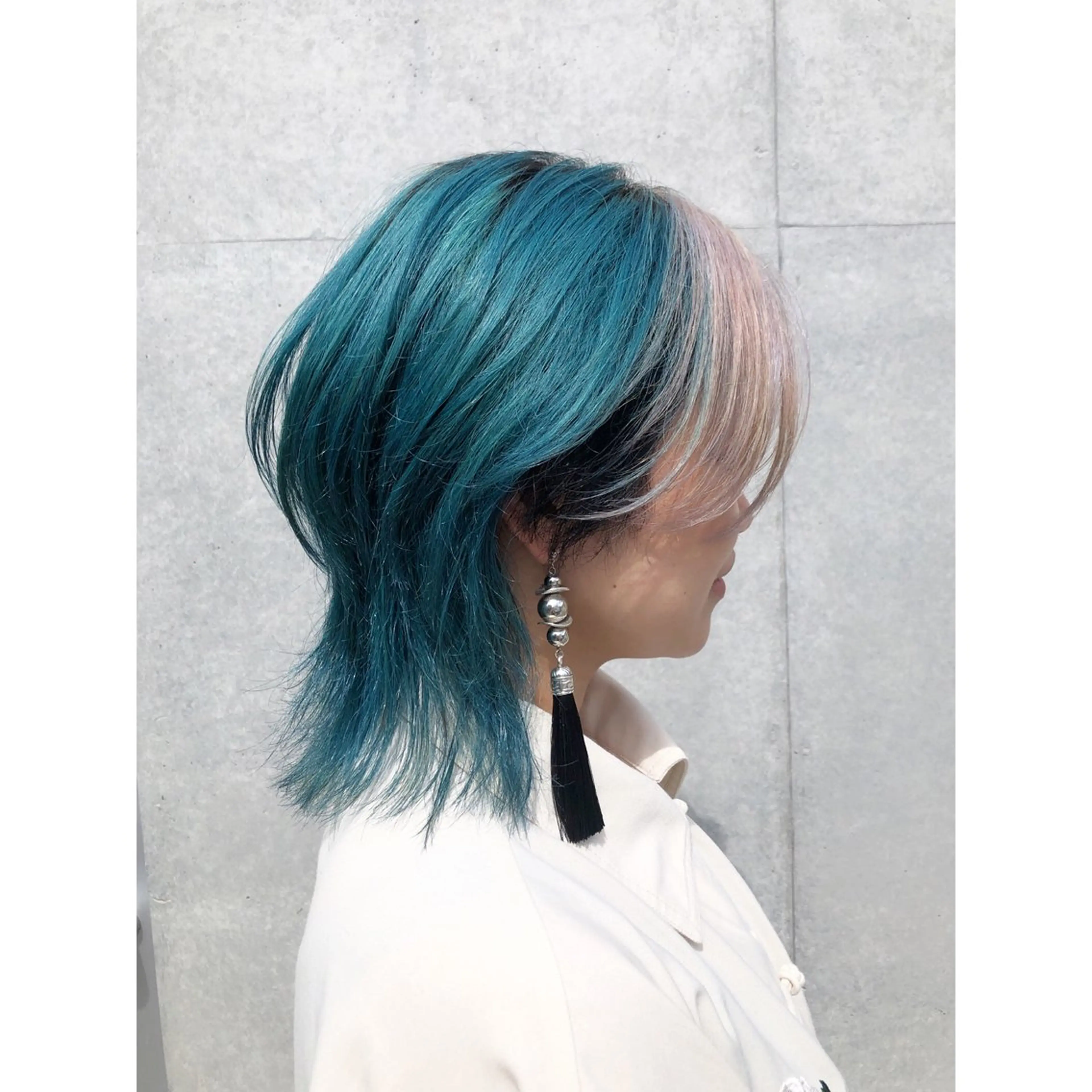 ショート カラー ブリーチ ブルーカラー 推しカラー✨ オタク美容師ユウカのヘアスタイル