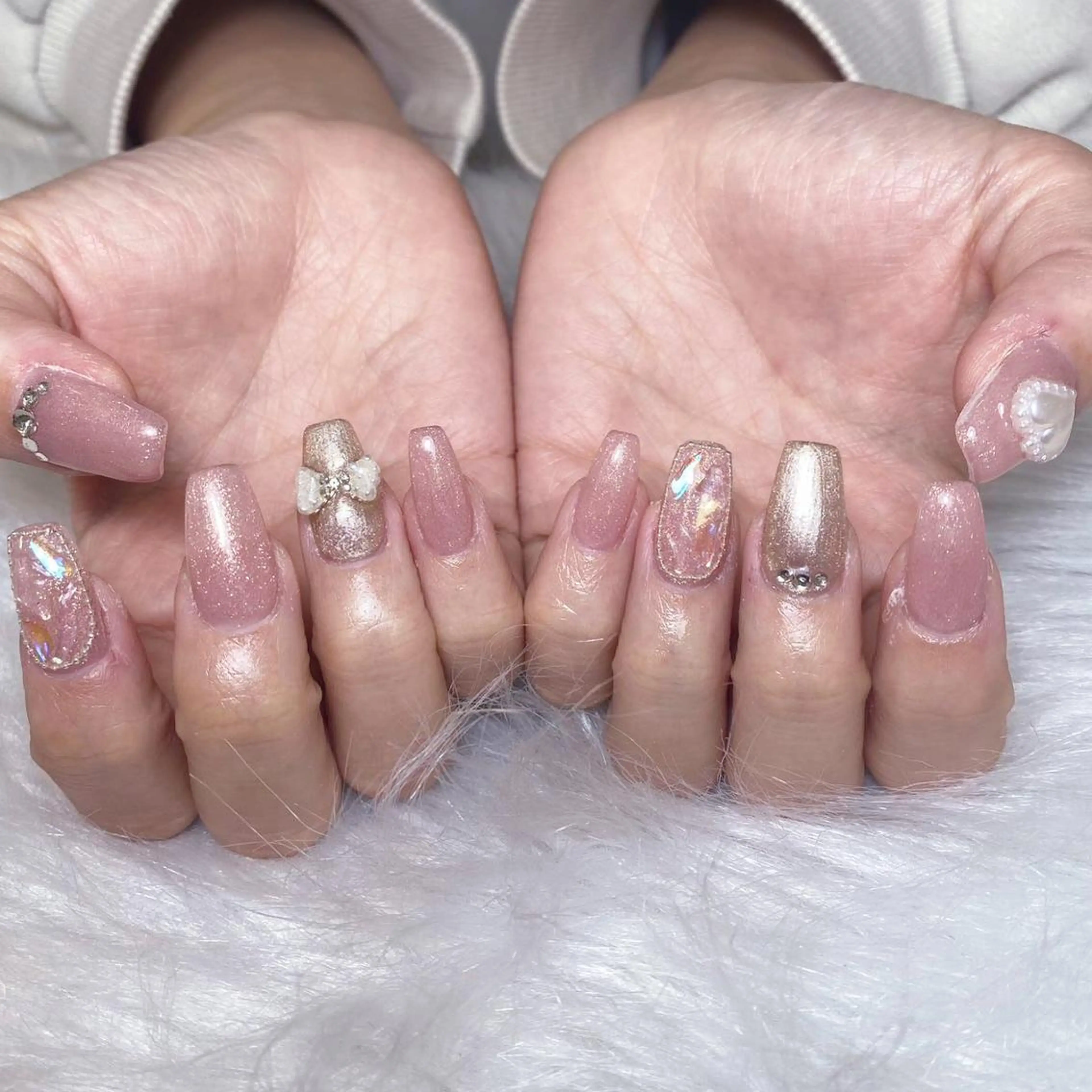ネイル アートネイル オーロラネイル フラッシュネイル ガーリー キラキラネイル DIAMOND NailStudioのネイルデザイン