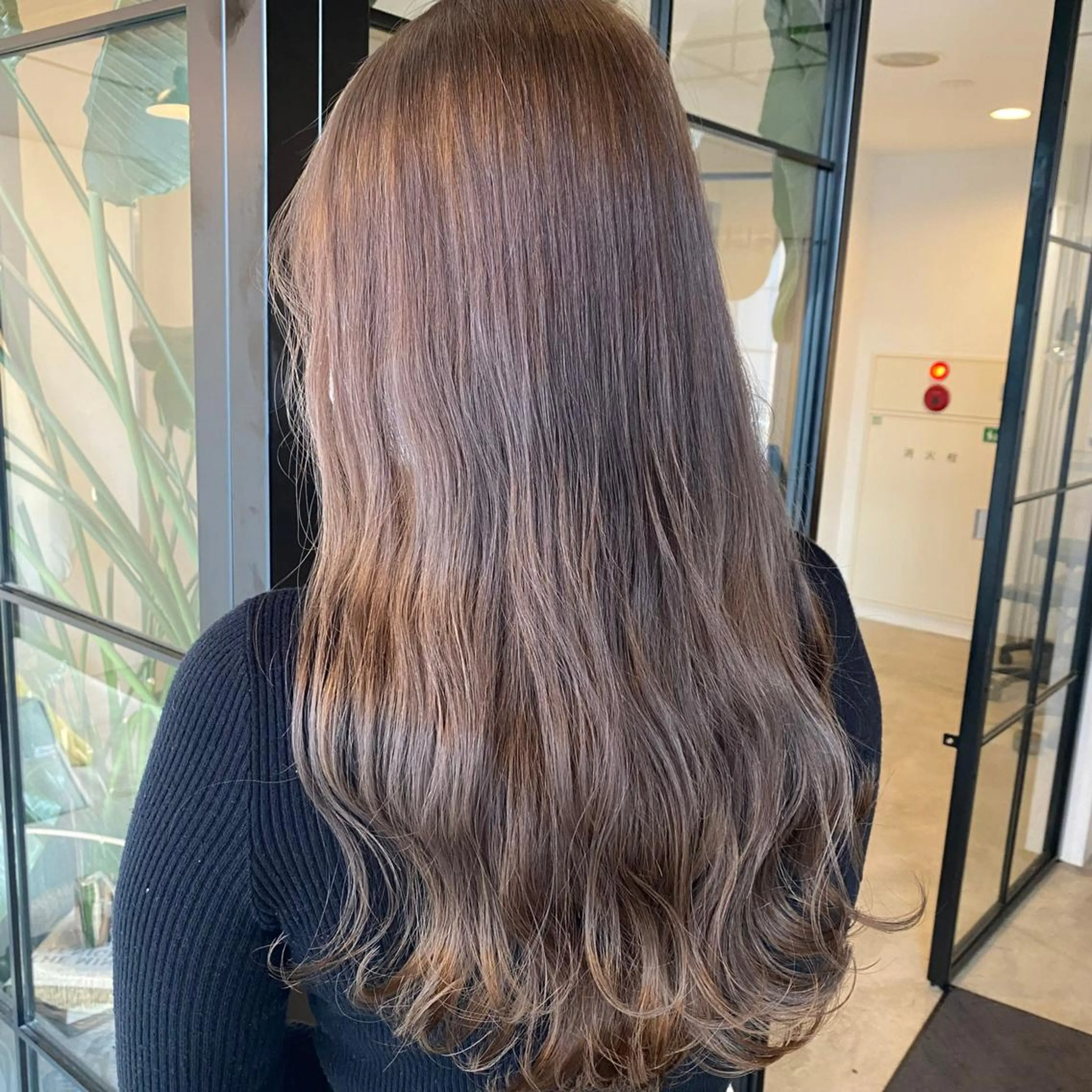 ロング カラー ヘアアレンジ ベージュ/ダブルカラ ー/新潟駅/青柳萌果のヘアスタイル