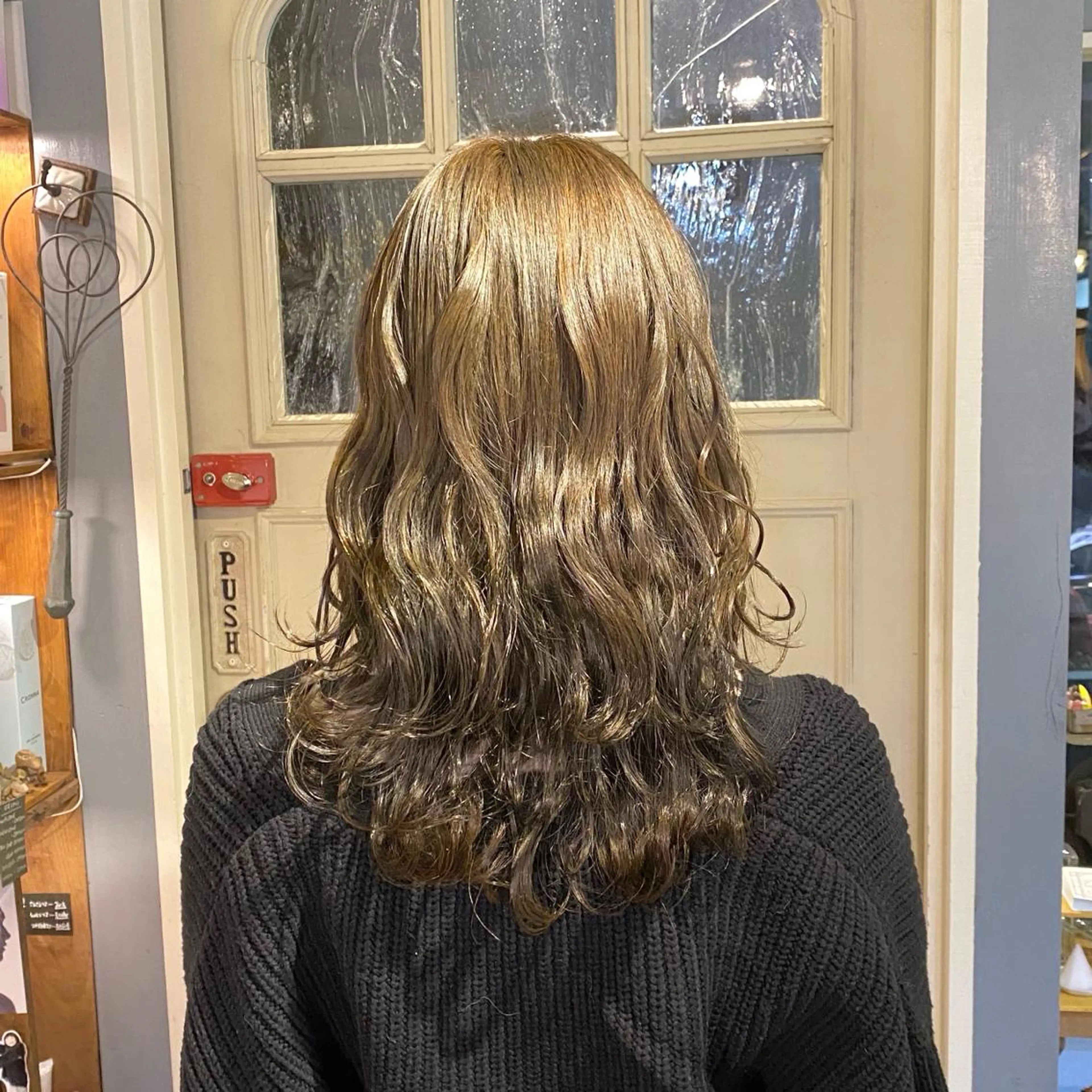 セミロング カラー ヘアアレンジ ブリーチ ブリーチなしカラー オリーブカラー カット ヘアカラー トリートメント ヘッドスパ BRITS 渡辺 菜々子のヘアスタイル