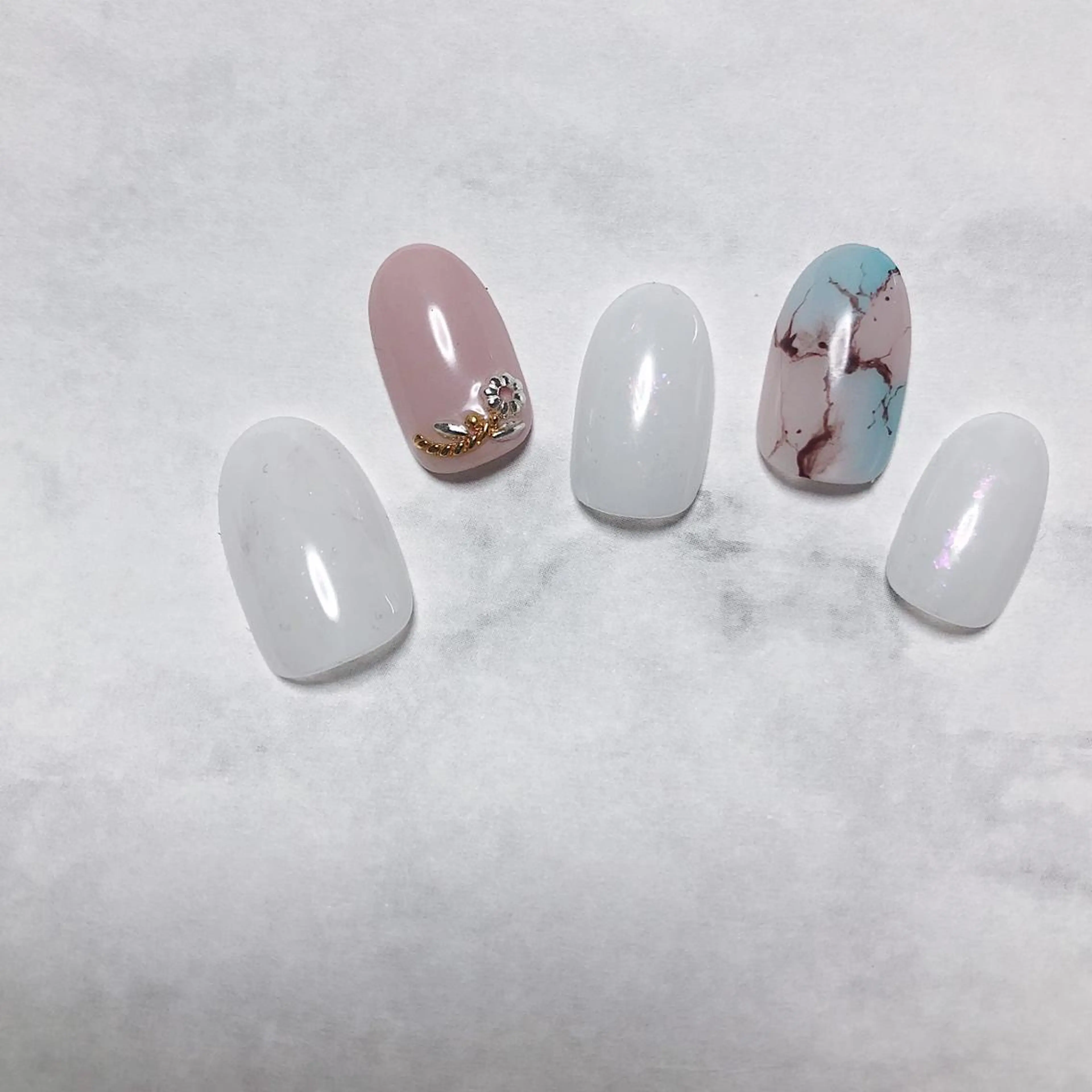 ネイル ハンドネイル 🌞💜 KAORI 🌴のネイルデザイン