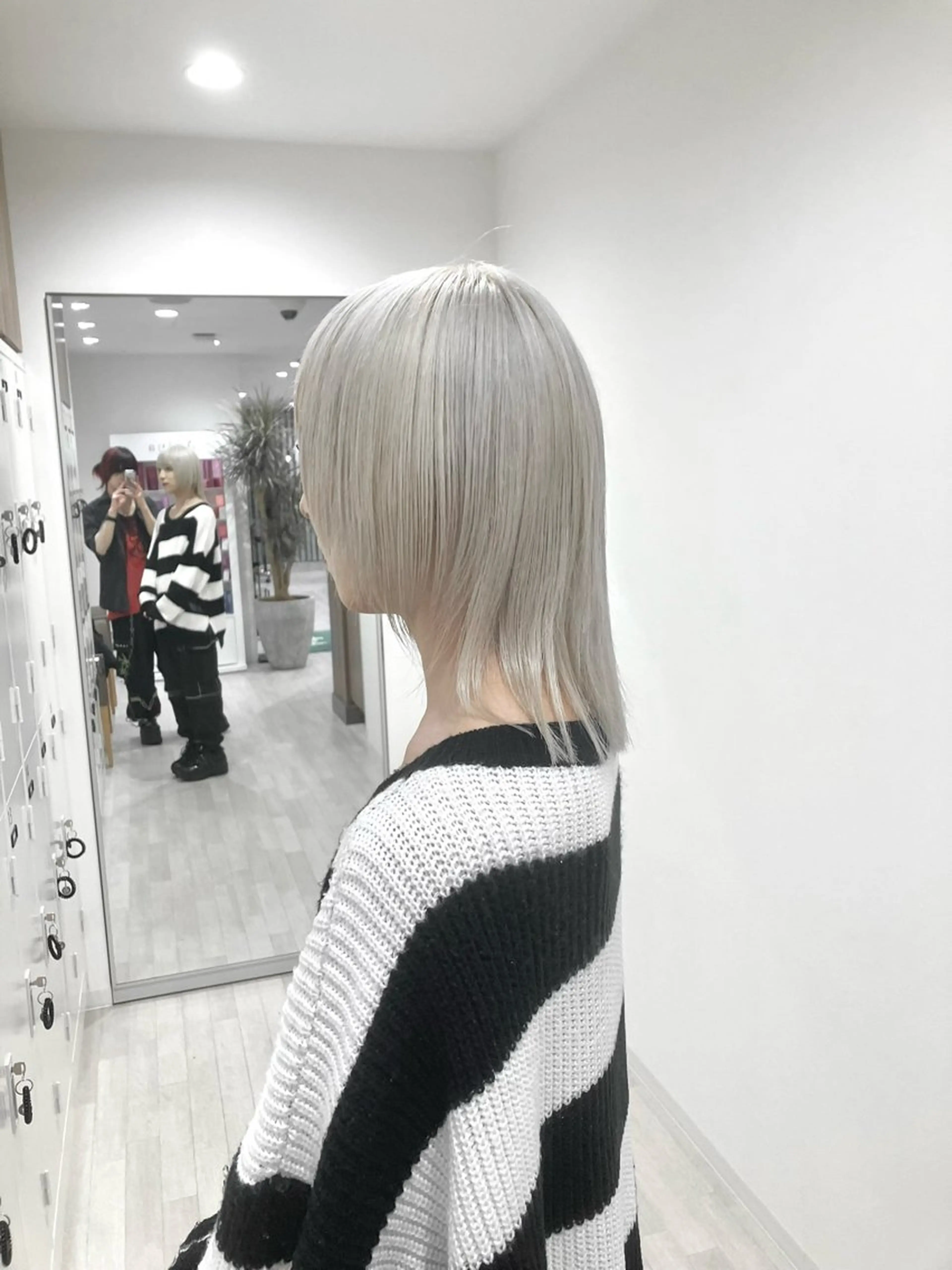 ミディアム カラー ヘアカラー Re:st所属・Miyavi/カラー ショートボブのヘアスタイル