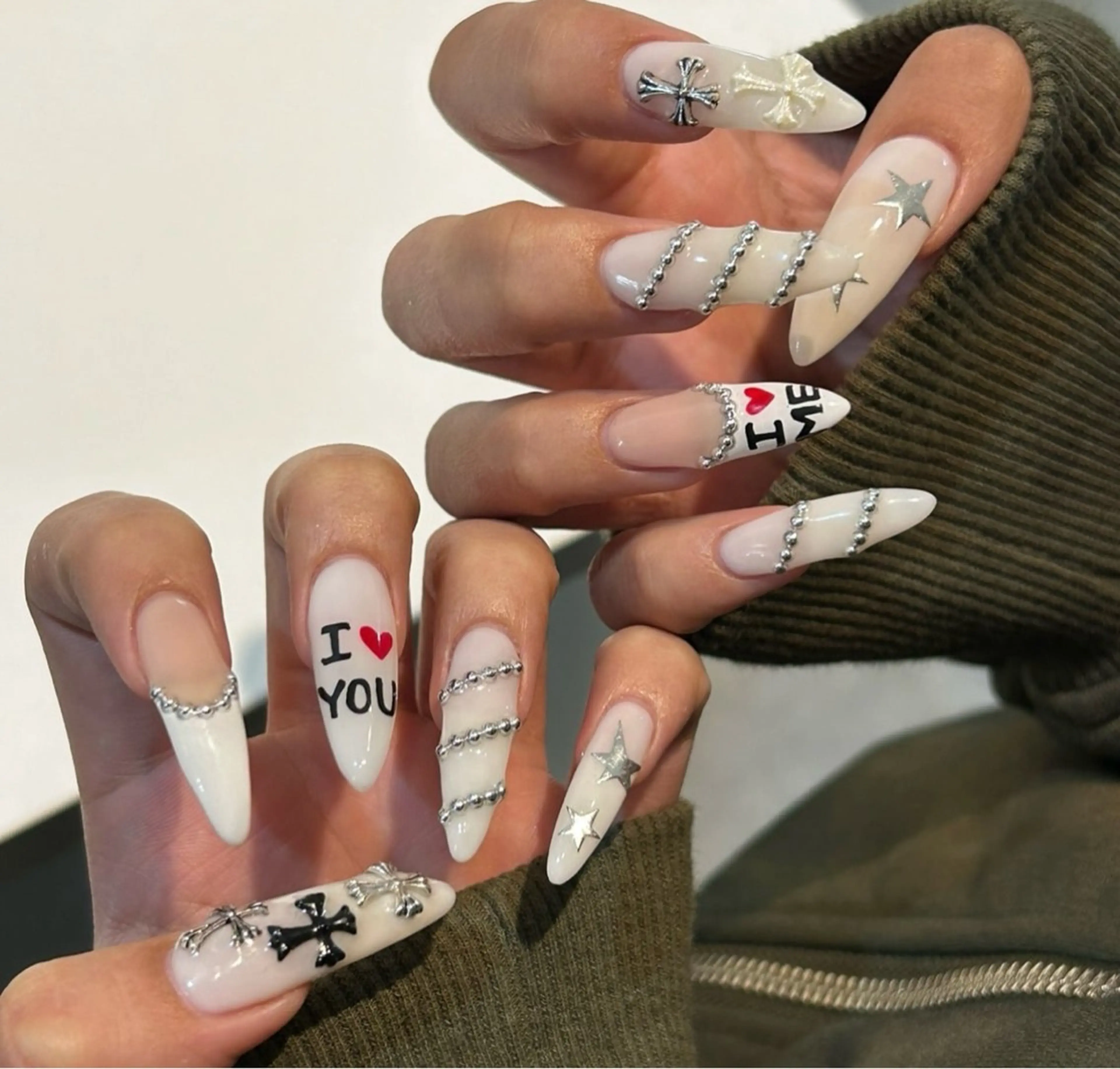 ネイル グラデーション キラキラネイル ワンカラーネイル 冬ネイル Jenn Nail Salonのネイルデザイン
