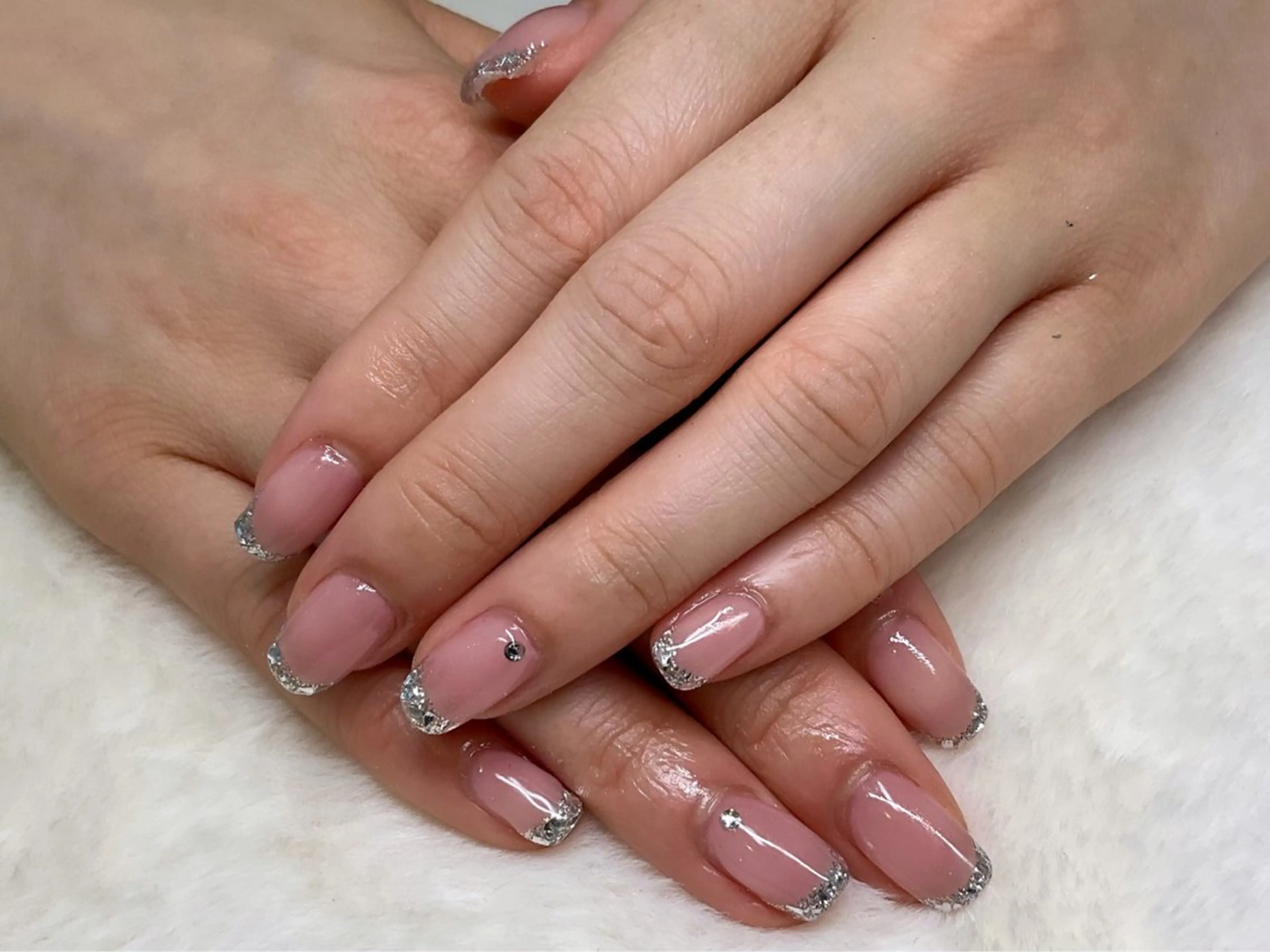 ネイル フレンチネイル ガラスフレンチ キラキラネイル ハンドネイル ハンドケア Epokku ネイルサロンのネイルデザイン