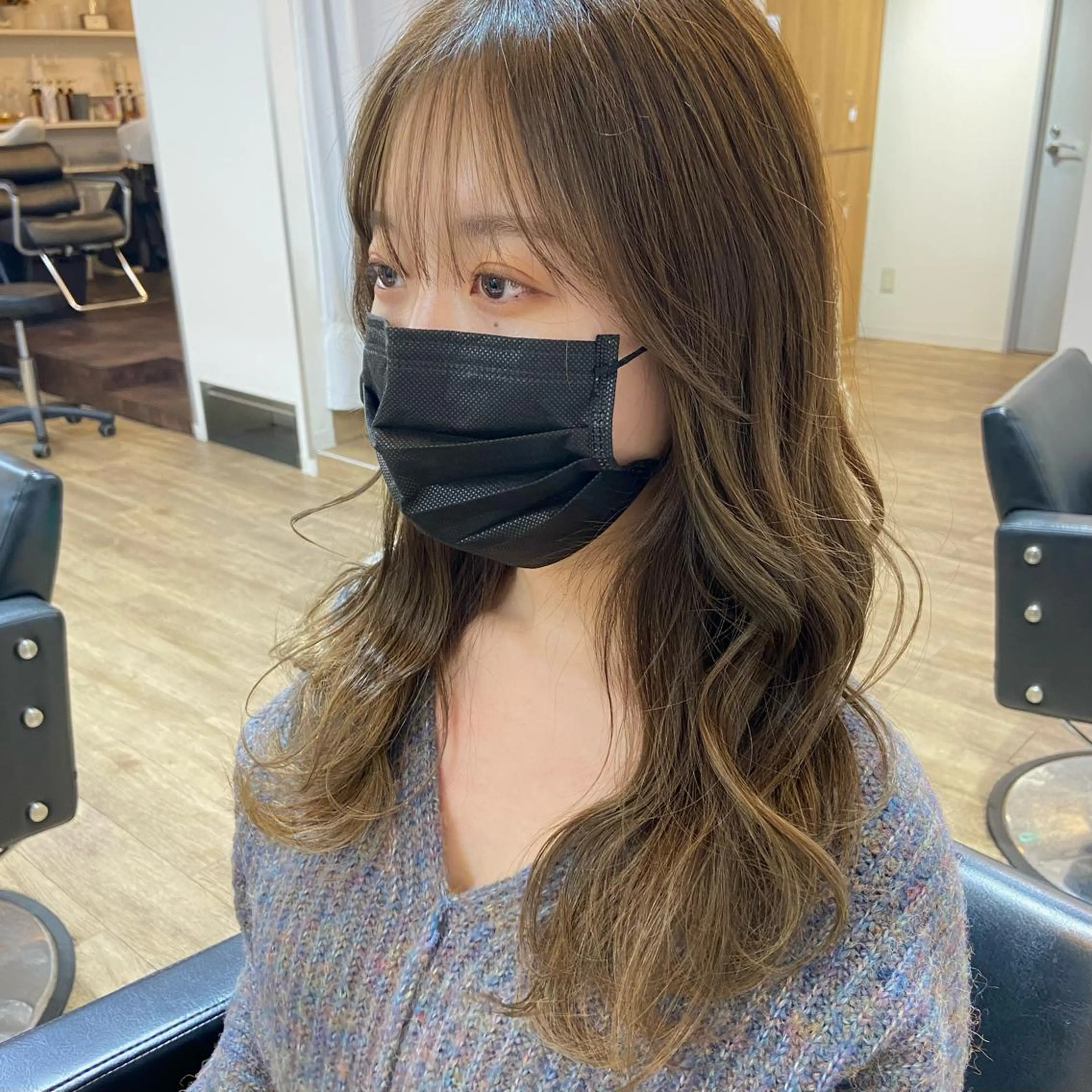 セミロング カラー ベージュカラー ブリーチ ケアブリーチ 透明感カラー ダブルカラー mai 🎀 / 梅田美容室のヘアスタイル