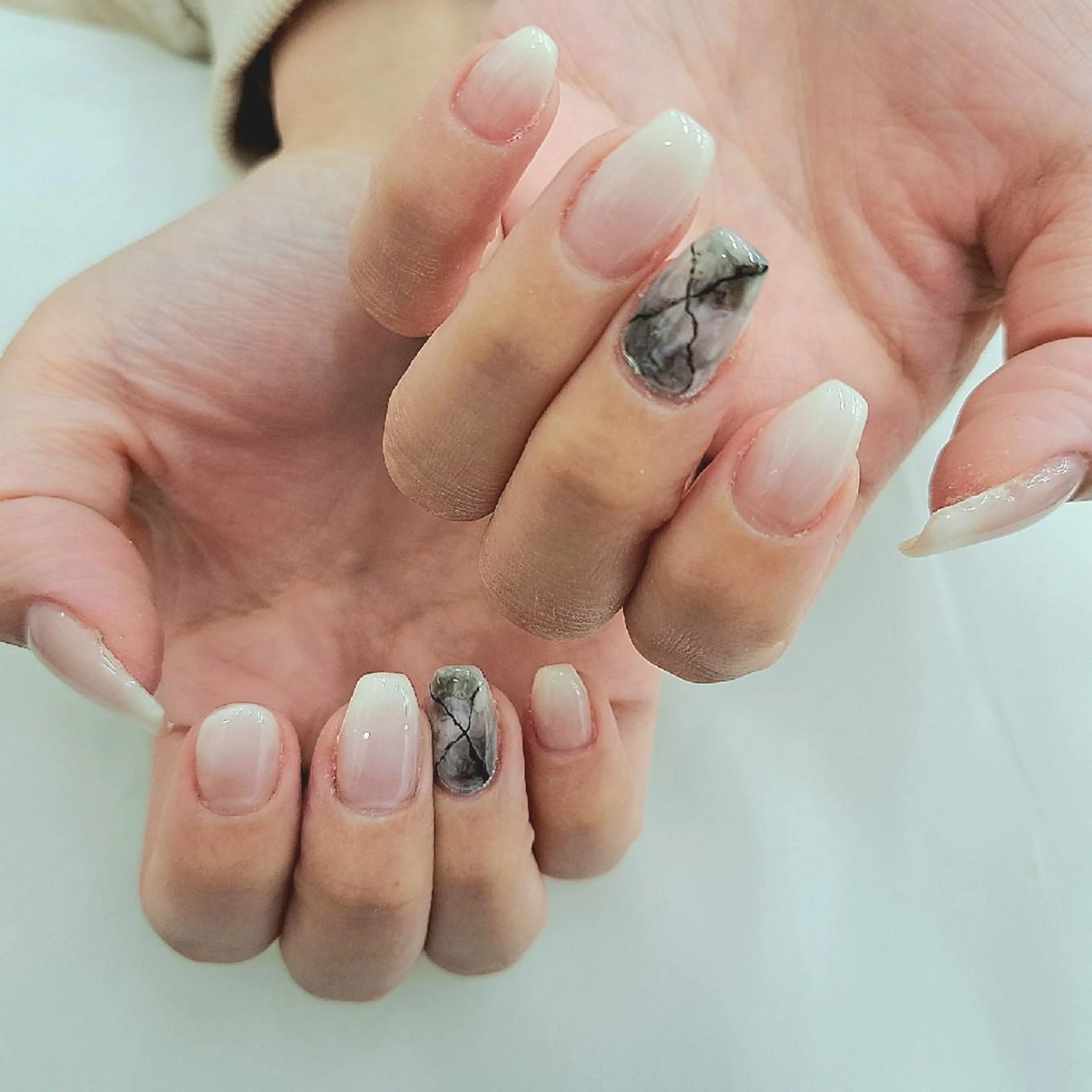 ネイル グラデーション ニュアンスネイル Bianca八王子 まえさだのネイルデザイン