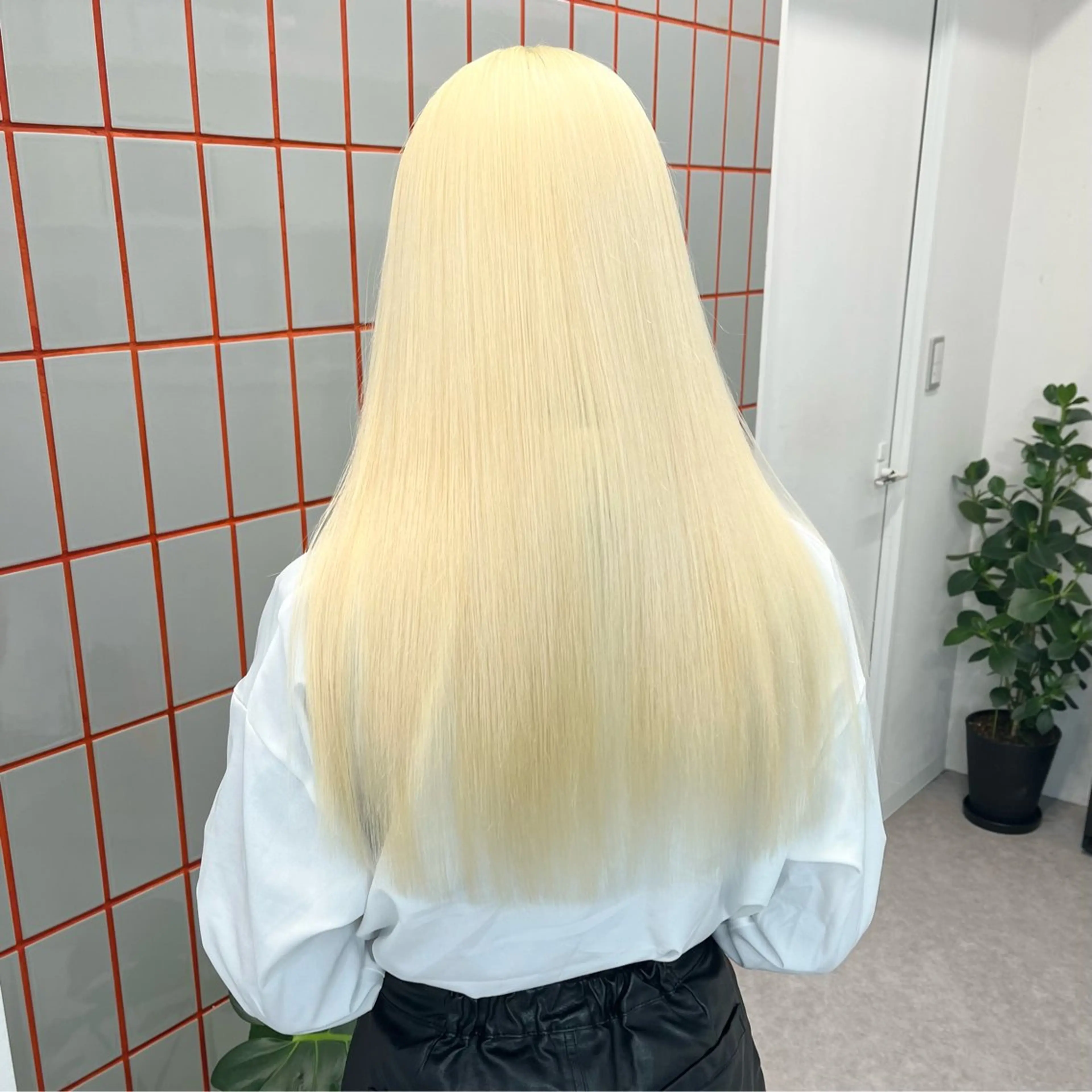 ロング カラー 抜きっぱなしブロンド ヘアカラー Je suis heureuse Miel所属・🐩艶カラー/ chisato🌙のヘアスタイル