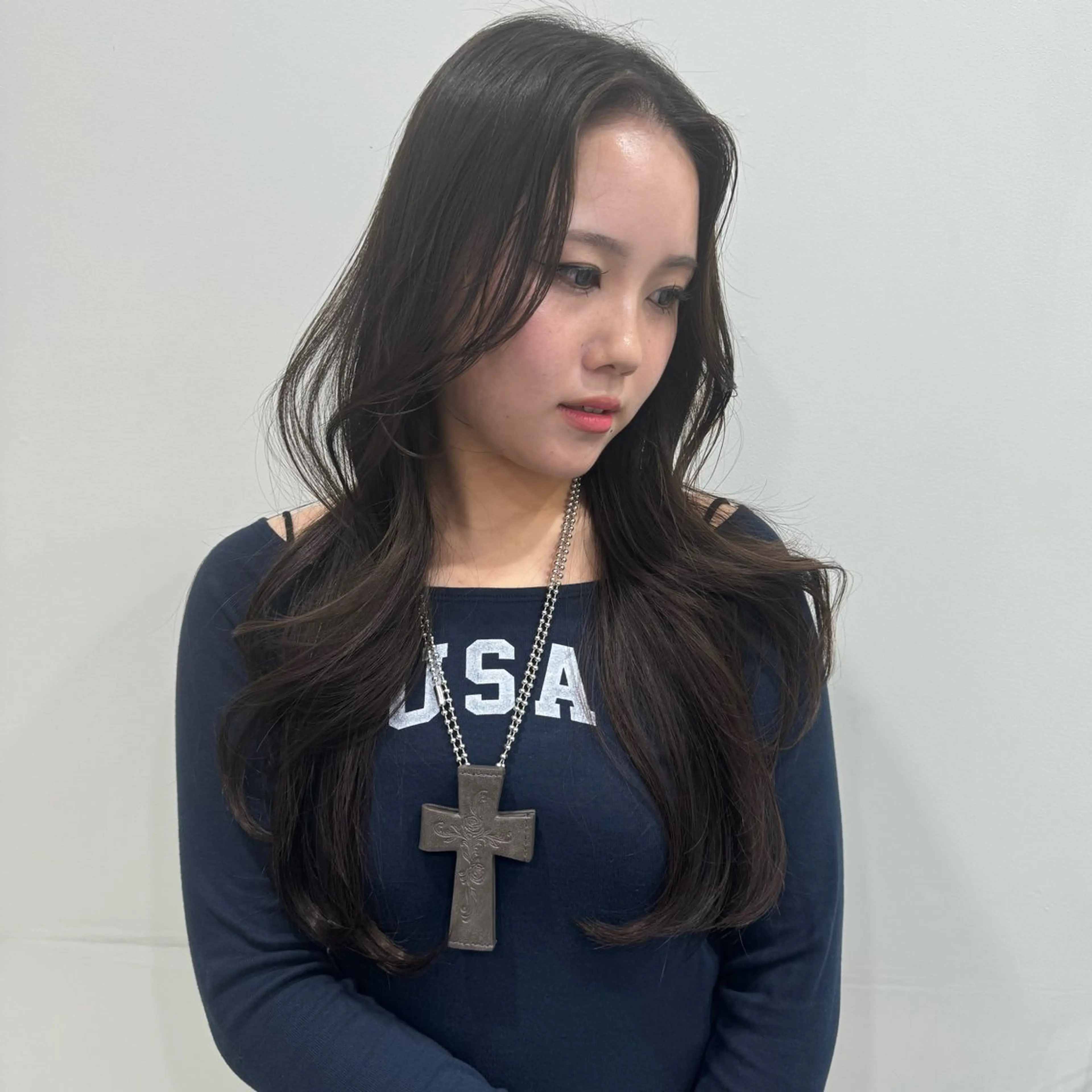 ロング カラー ヘアアレンジ カット ヘアカラー トリートメント ヘッドスパ ヘアセット 韓国レイヤーカット /韓国トレンドカラーのヘアスタイル