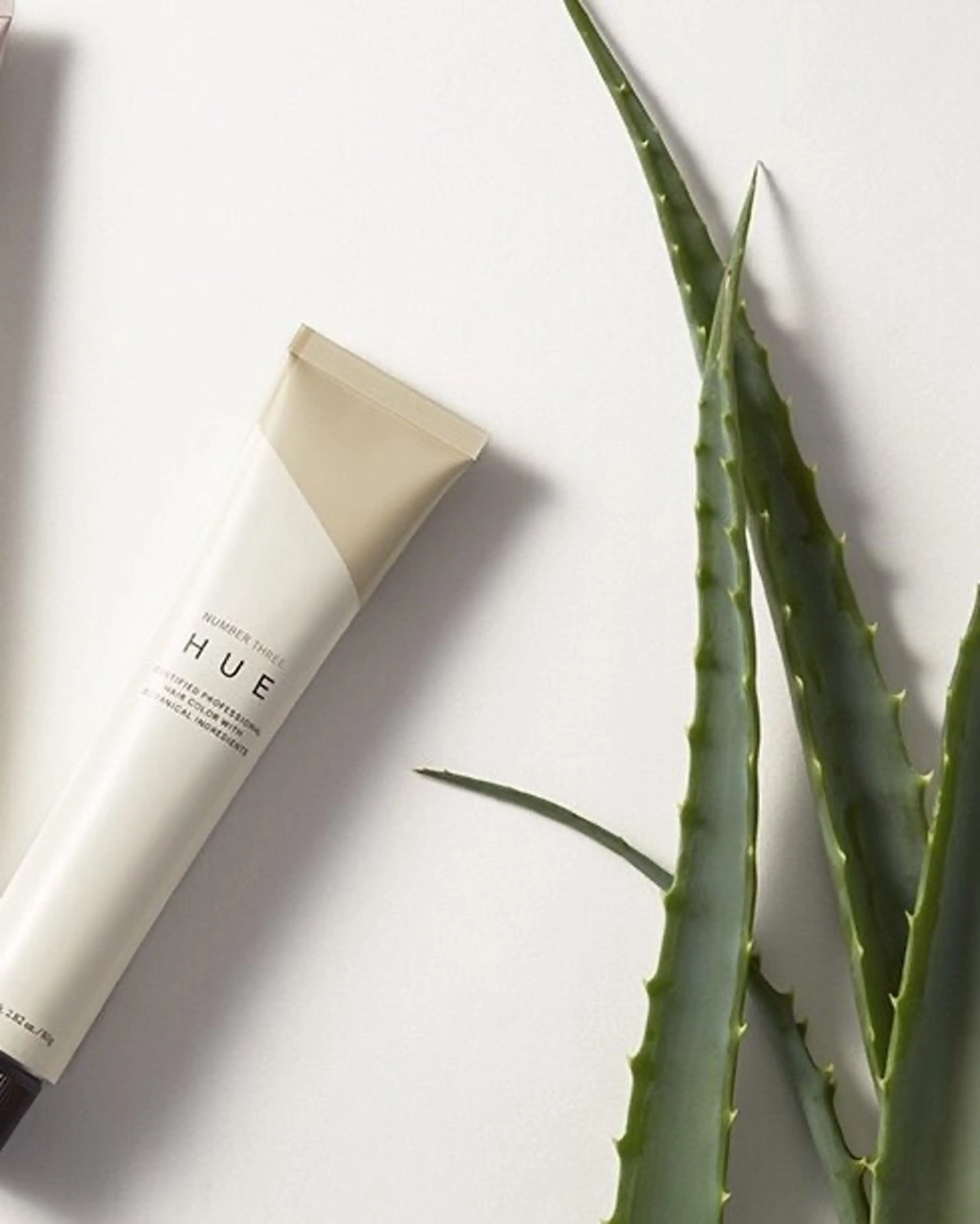 オーガニックボタニカルエッセンスカラー【HUE 】リタッチの写真