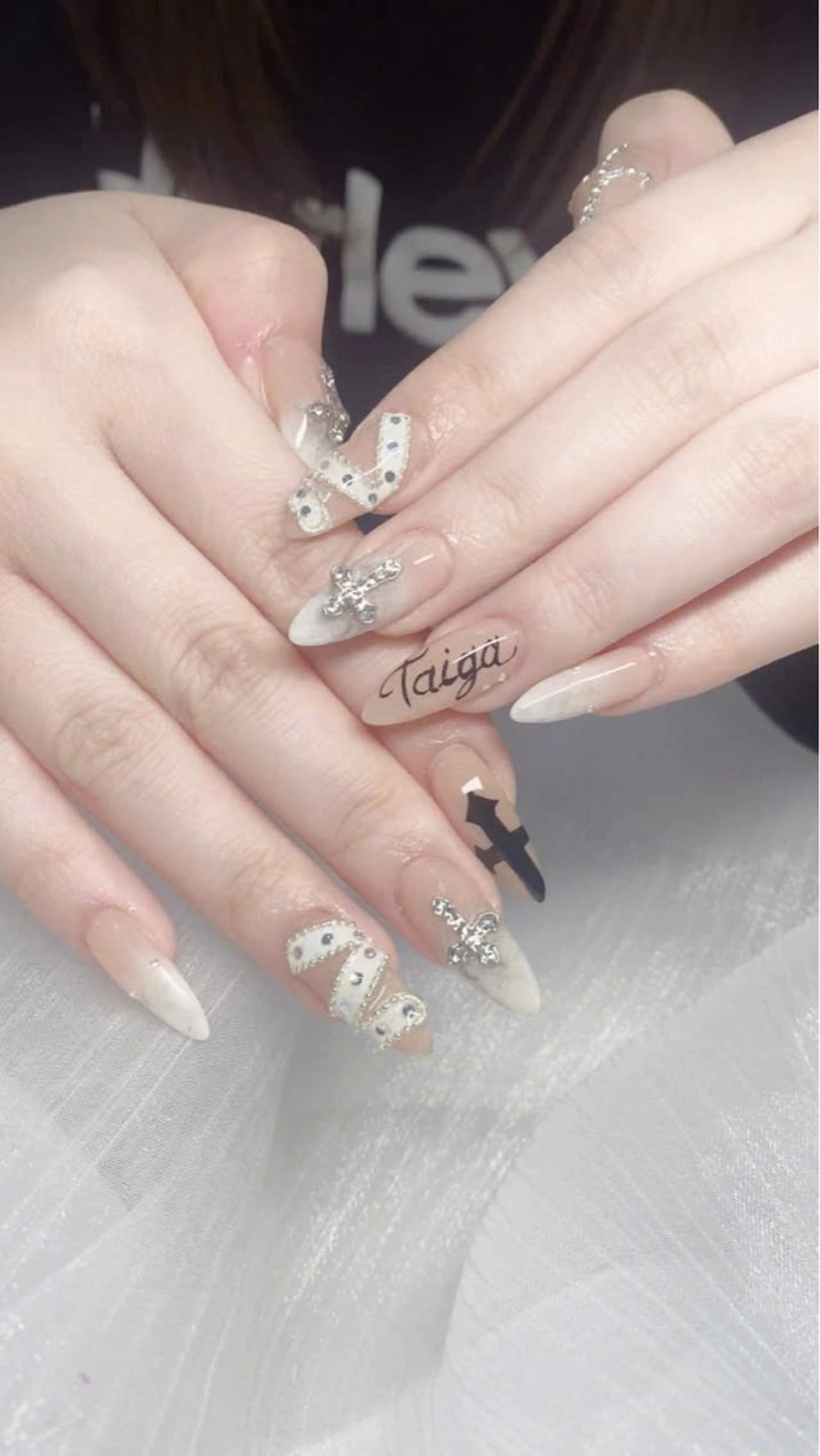 ネイル 成人式 フレンチネイル グラデーション 韓国ネイル マグネットネイル ハンドネイル ハンドケア Hara Nail 【パラジェル使用】のネイルデザイン