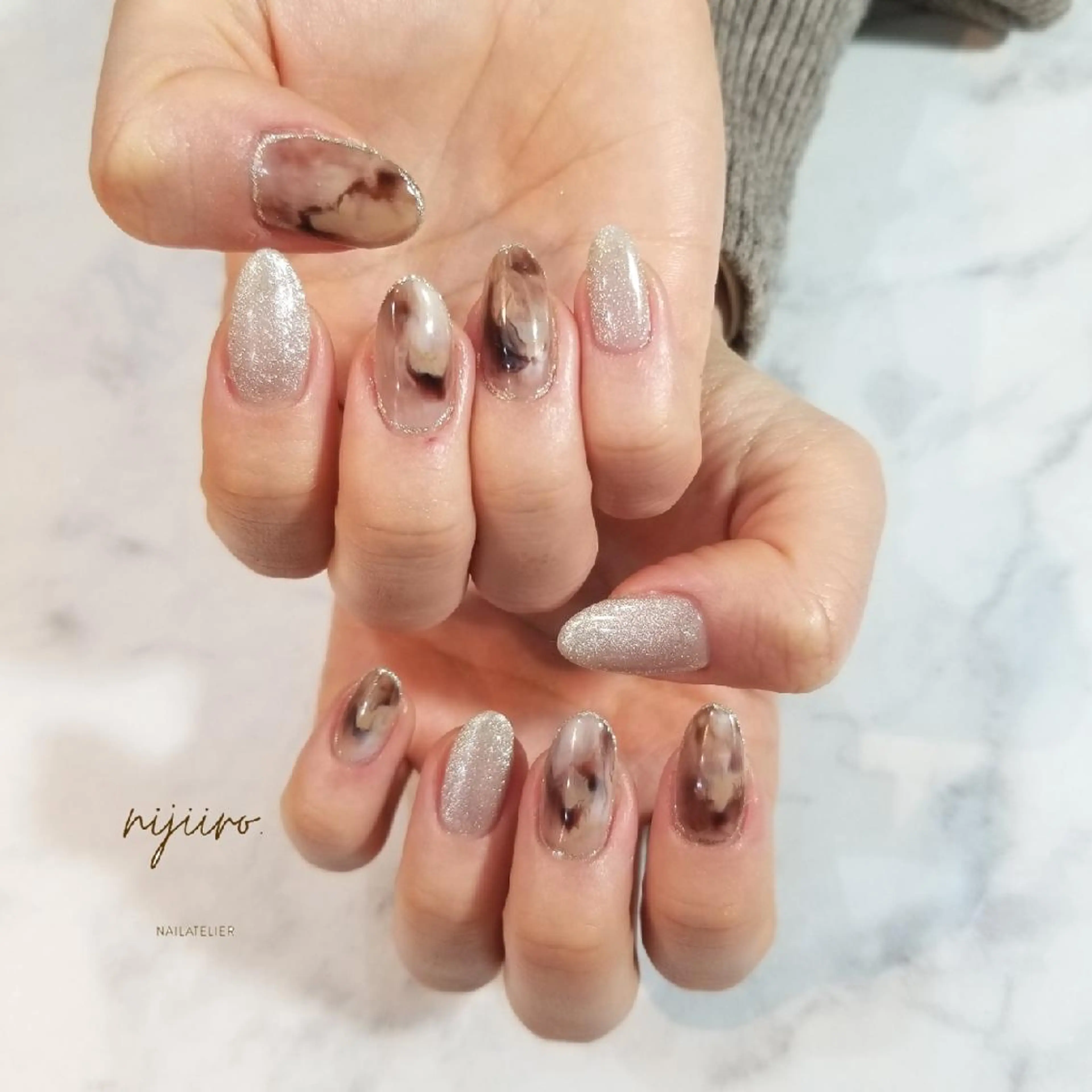 ネイル マグネットネイル ニュアンスネイル ハンドネイル nailatelier nijiiro.所属・nijiiro🌈 サトウのネイルデザイン