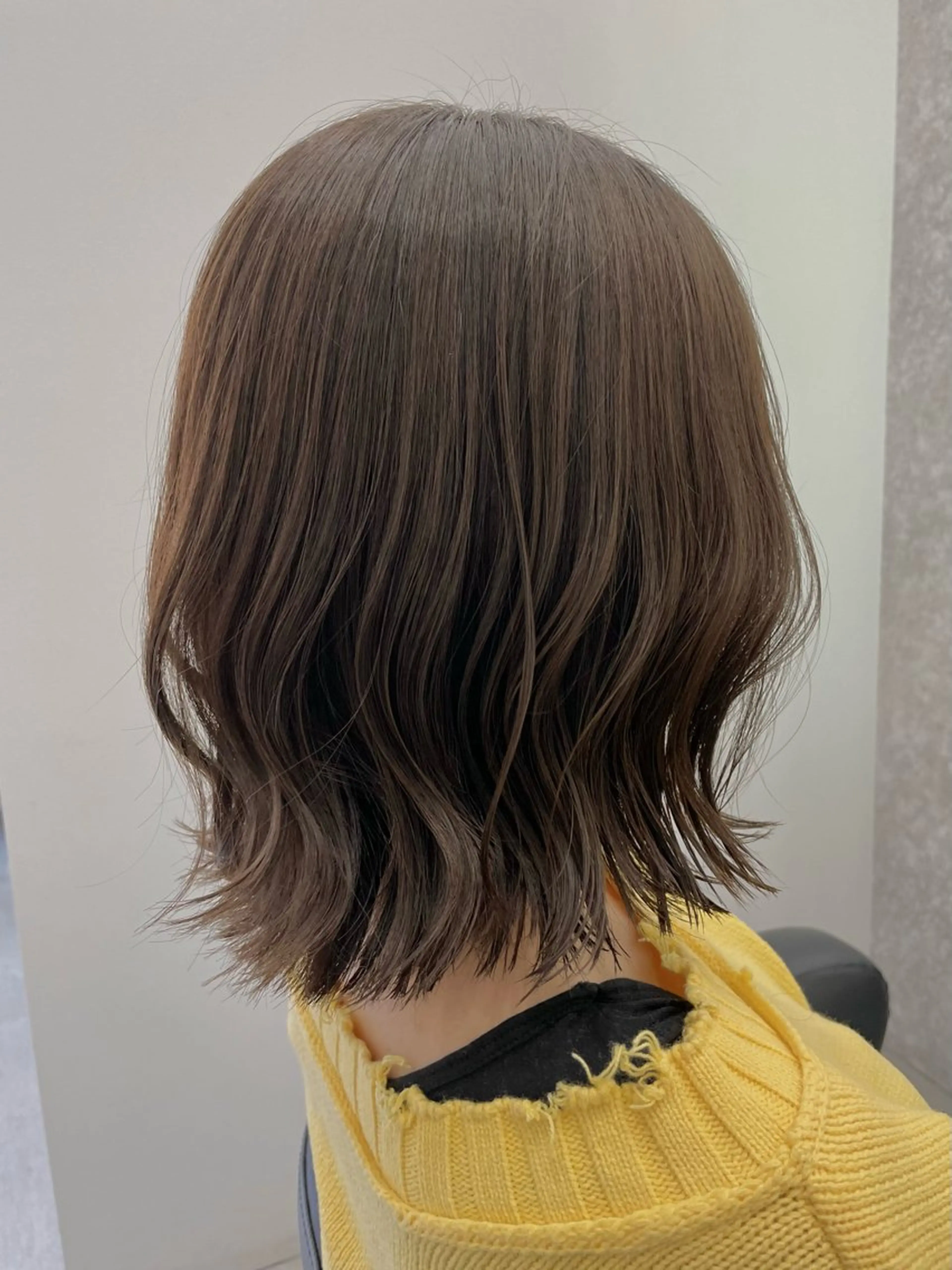 ショート カラー アッシュ 透明感カラー デザインカラー イヤリングカラー グレージュ カット ヘアカラー トリートメント 佐々木 達也のヘアスタイル