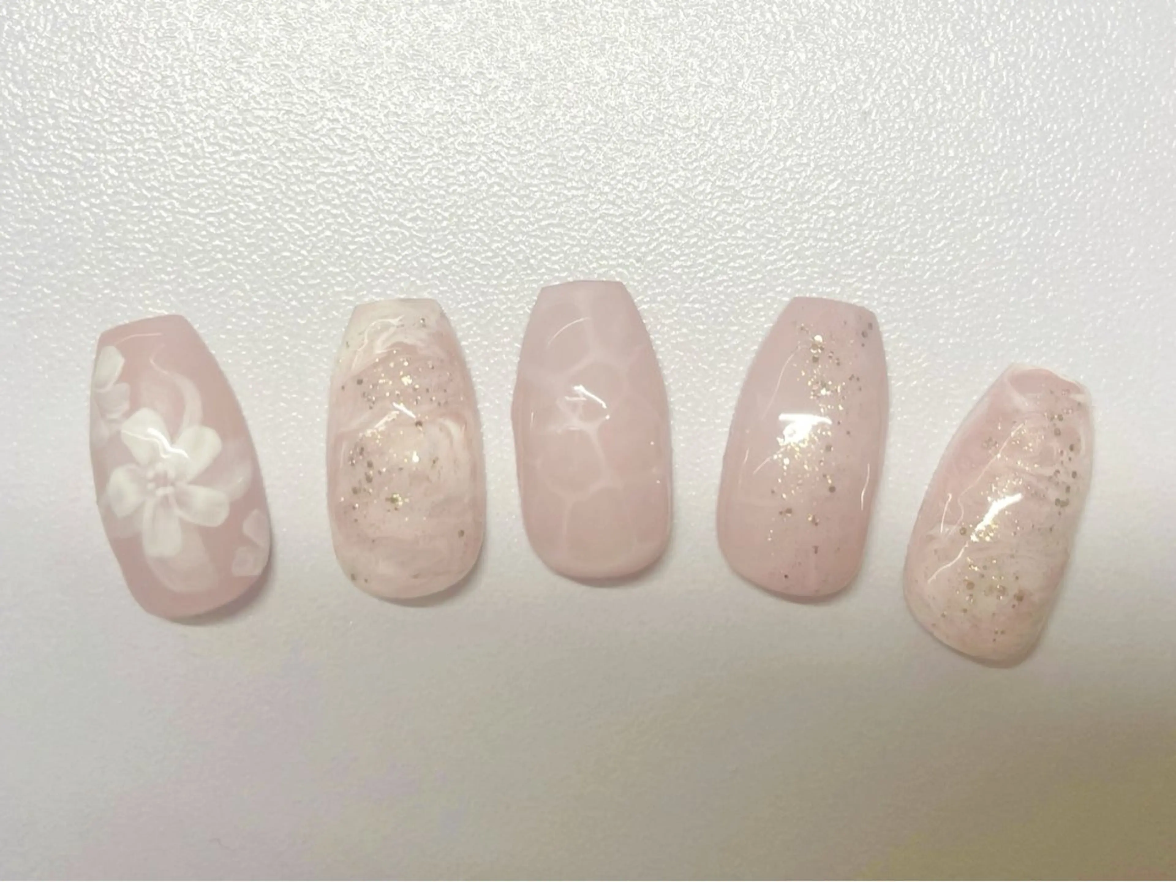 ネイル AYA Reginaのネイルデザイン