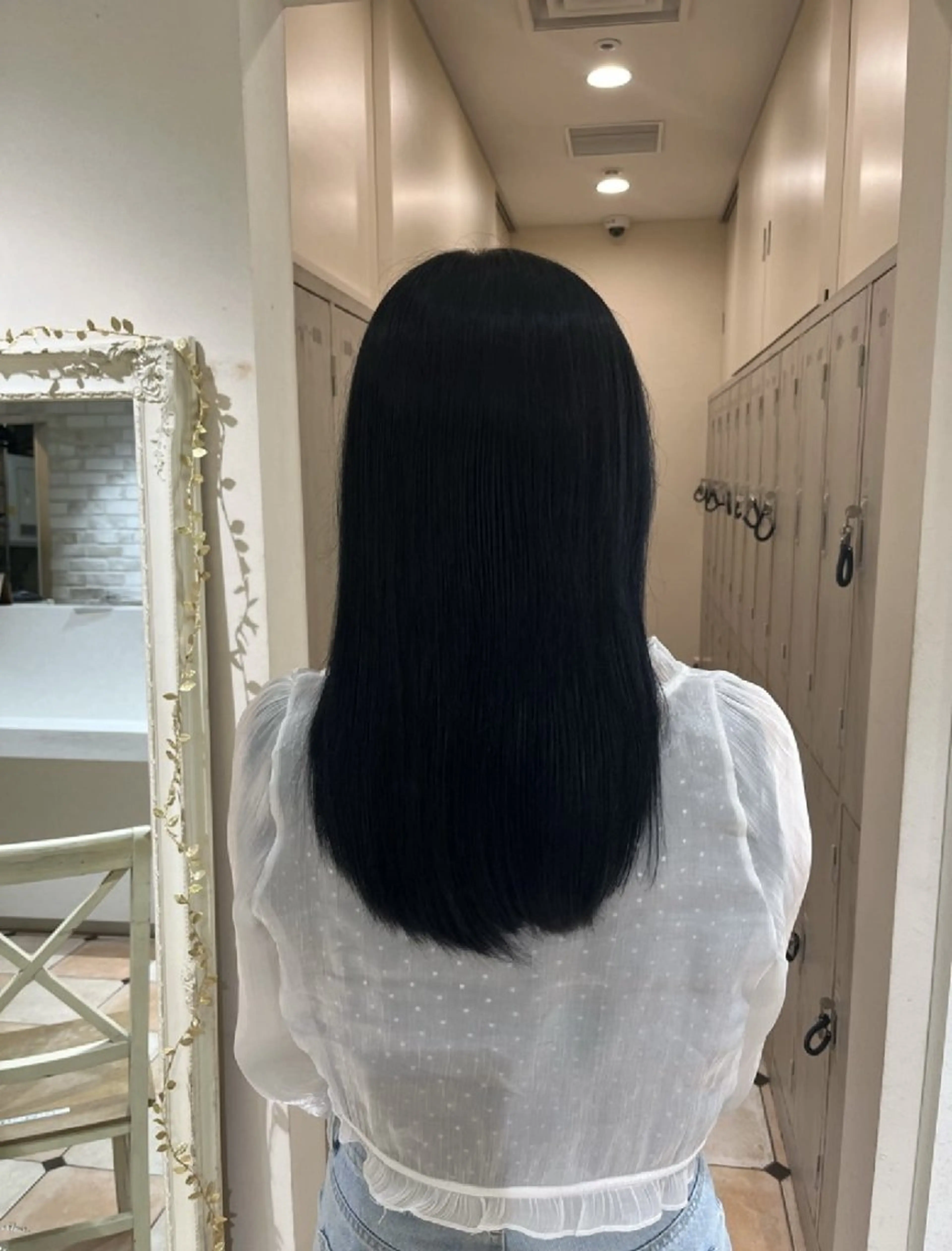 カラー 黒髪 ブルーカラー ブルーブラック ヘアカラー 森木 沙弥のヘアスタイル