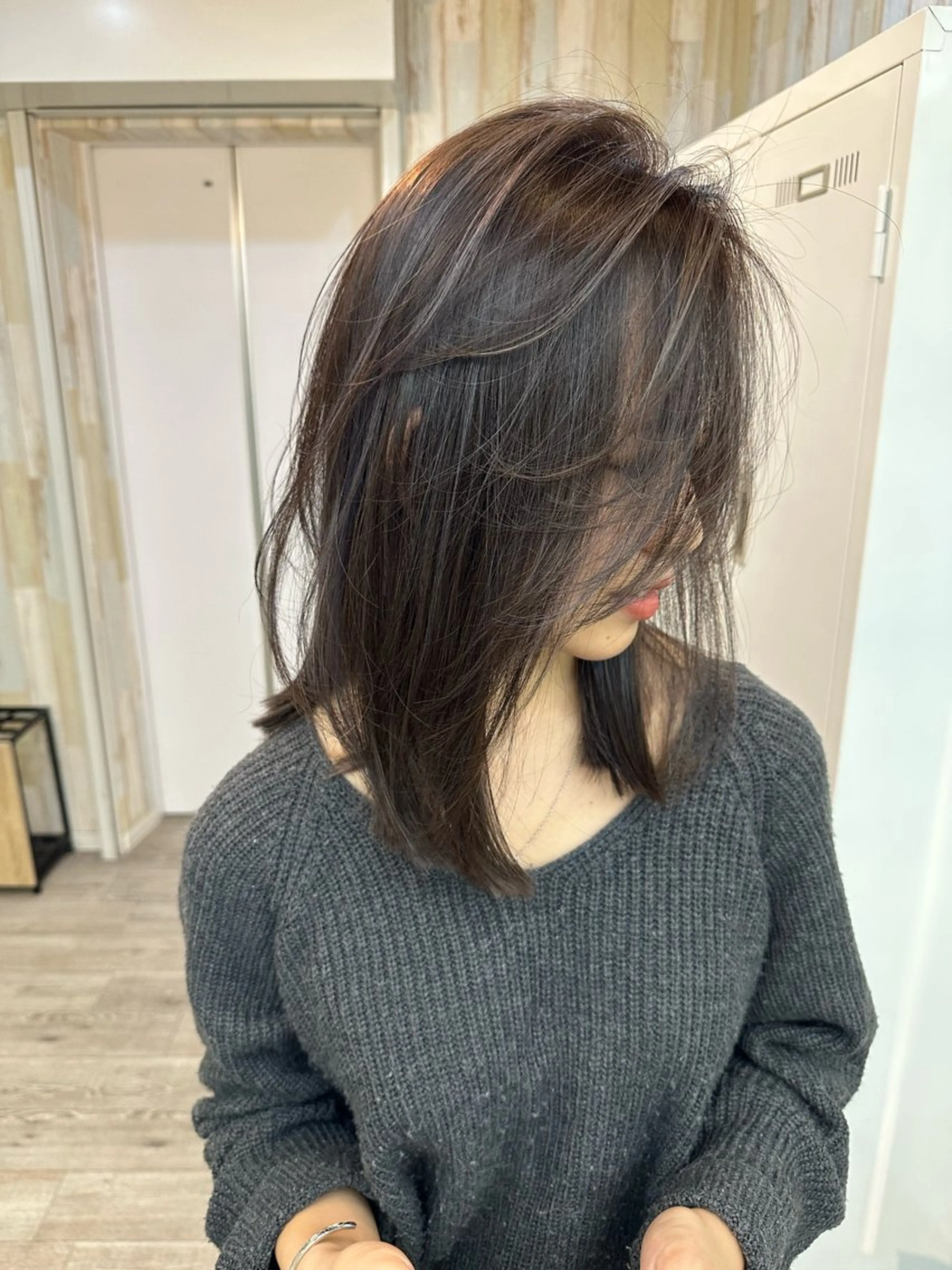 セミロング レイヤーカット KEIGO/ ブリーチ、矯正特化のヘアスタイル