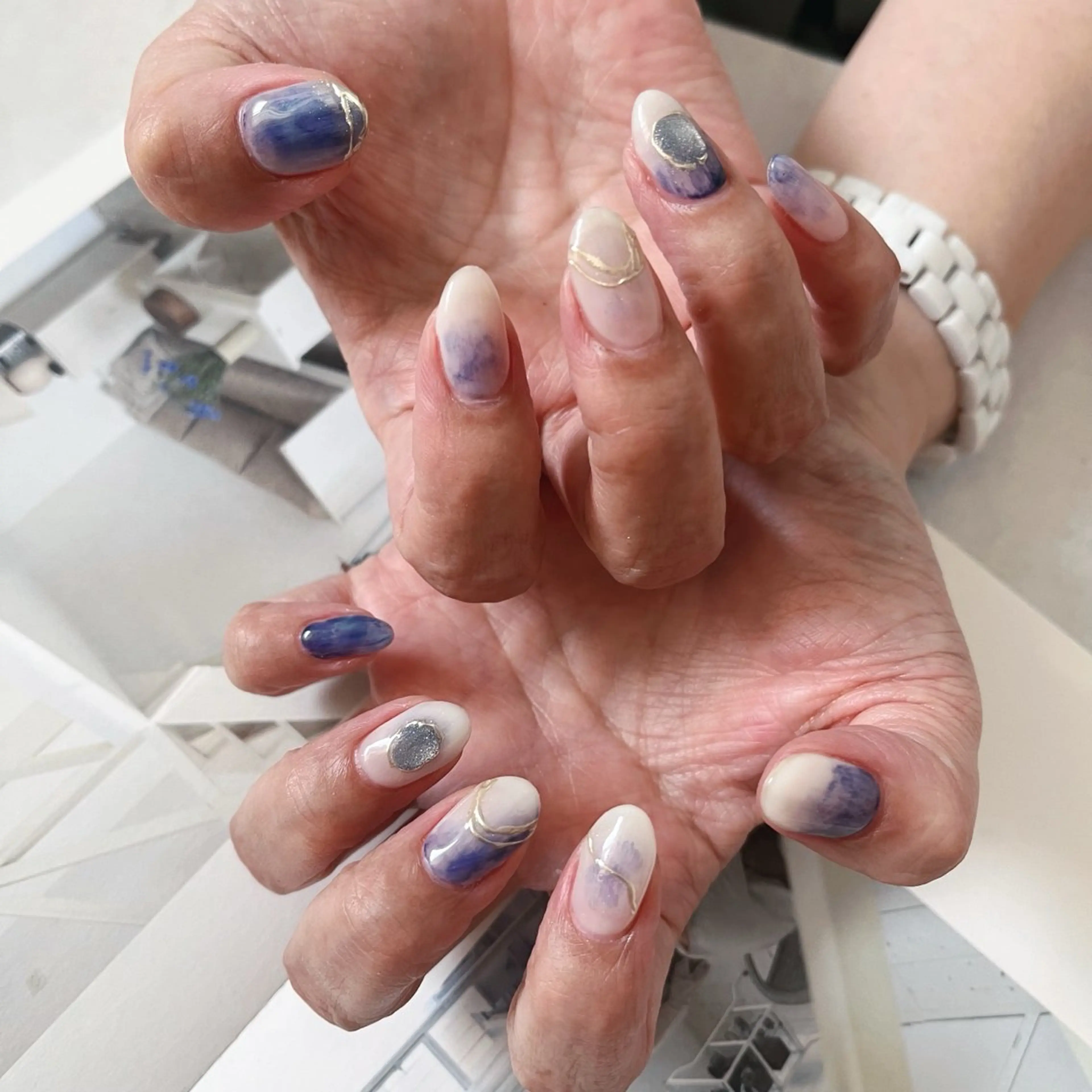 ネイル ブルー ニュアンスネイル K Aのネイルデザイン