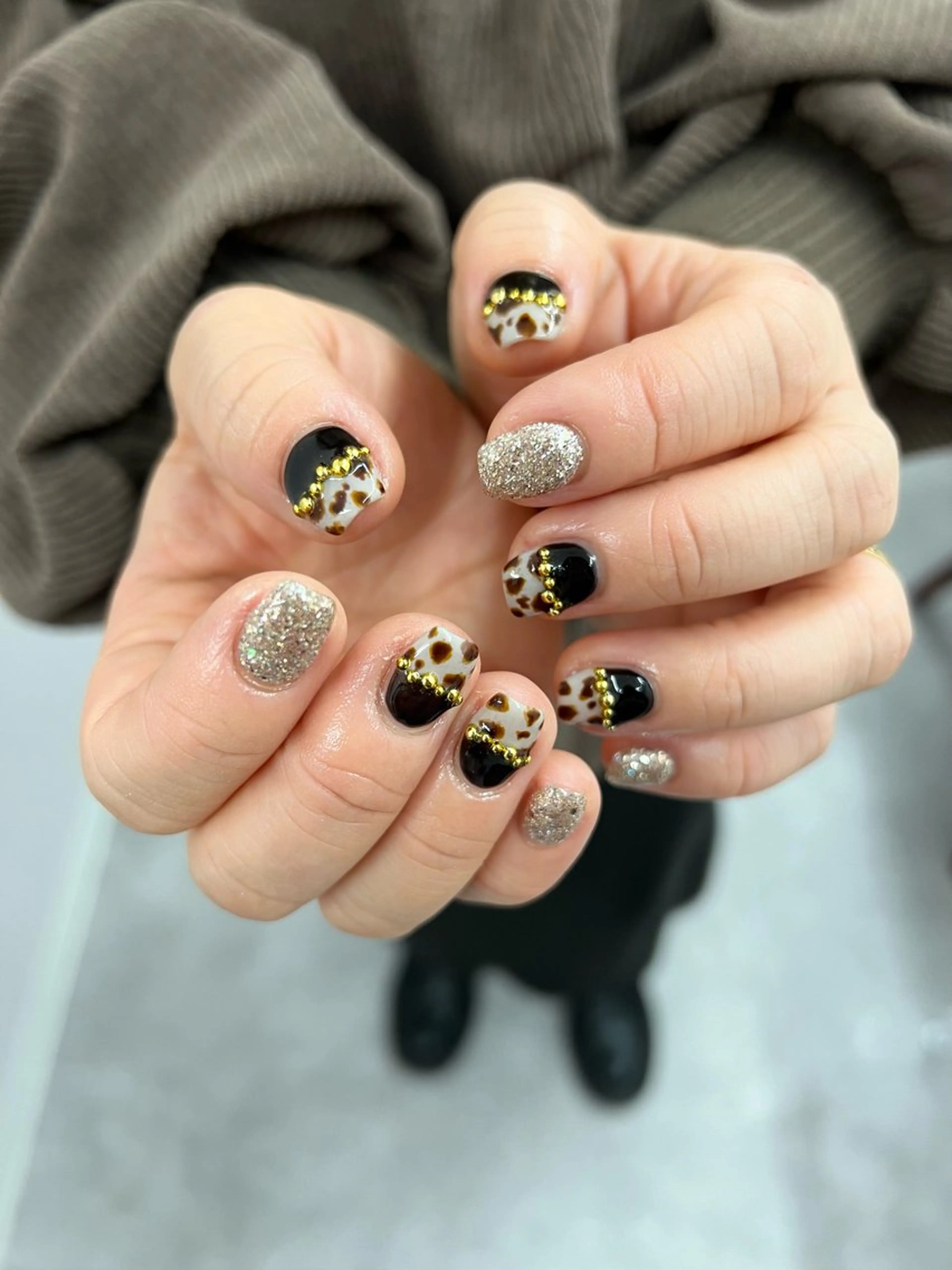 ネイル アニマル柄 ジェルネイル マグネットネイル ニュアンスネイル ワンカラーネイル ハンドネイル ハンドケア Bana_ Nailのネイルデザイン