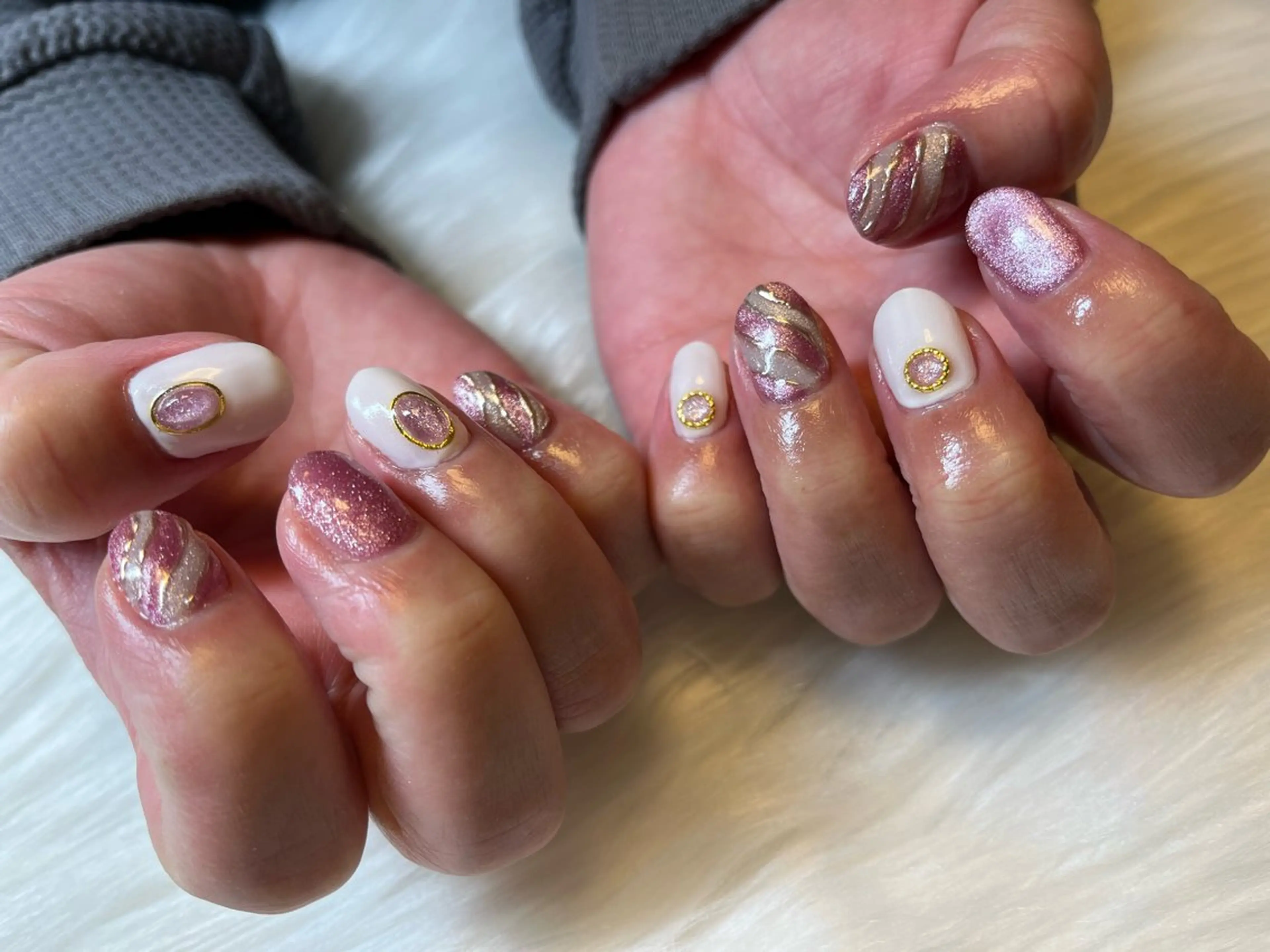 ネイル マグネットネイル ピンク ネイルサロン flatのネイルデザイン