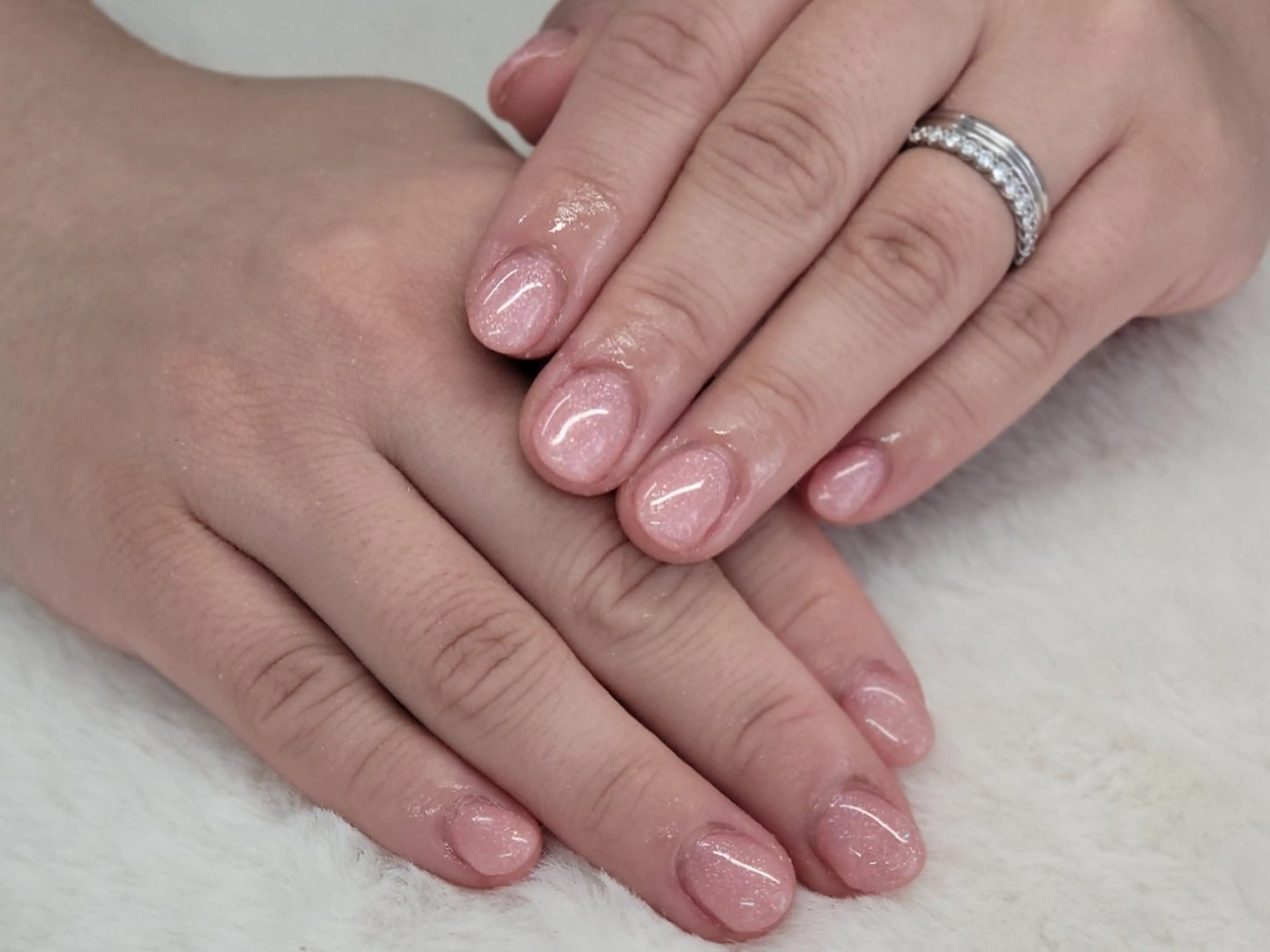 ネイル ジェルネイル ラメ(グリッター) ワンカラーネイル パラジェル ピンク ハンドネイル ハンドケア 心斎橋Salon Epokkuのネイルデザイン