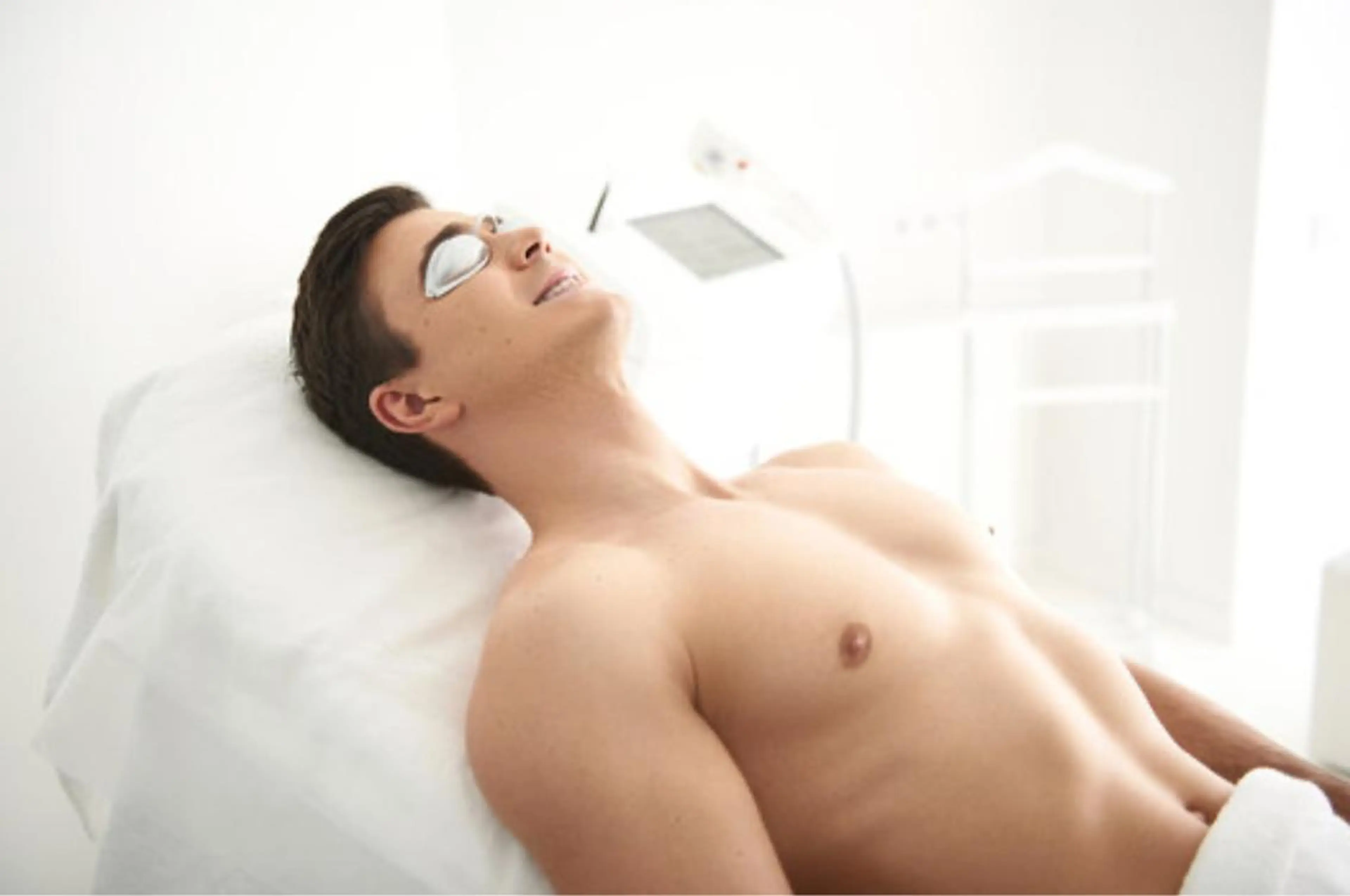 ◆メンズ人気No.3◆【メンズ全身脱毛】　(ヒゲ・VIO含む、硬毛化部位除く)の写真