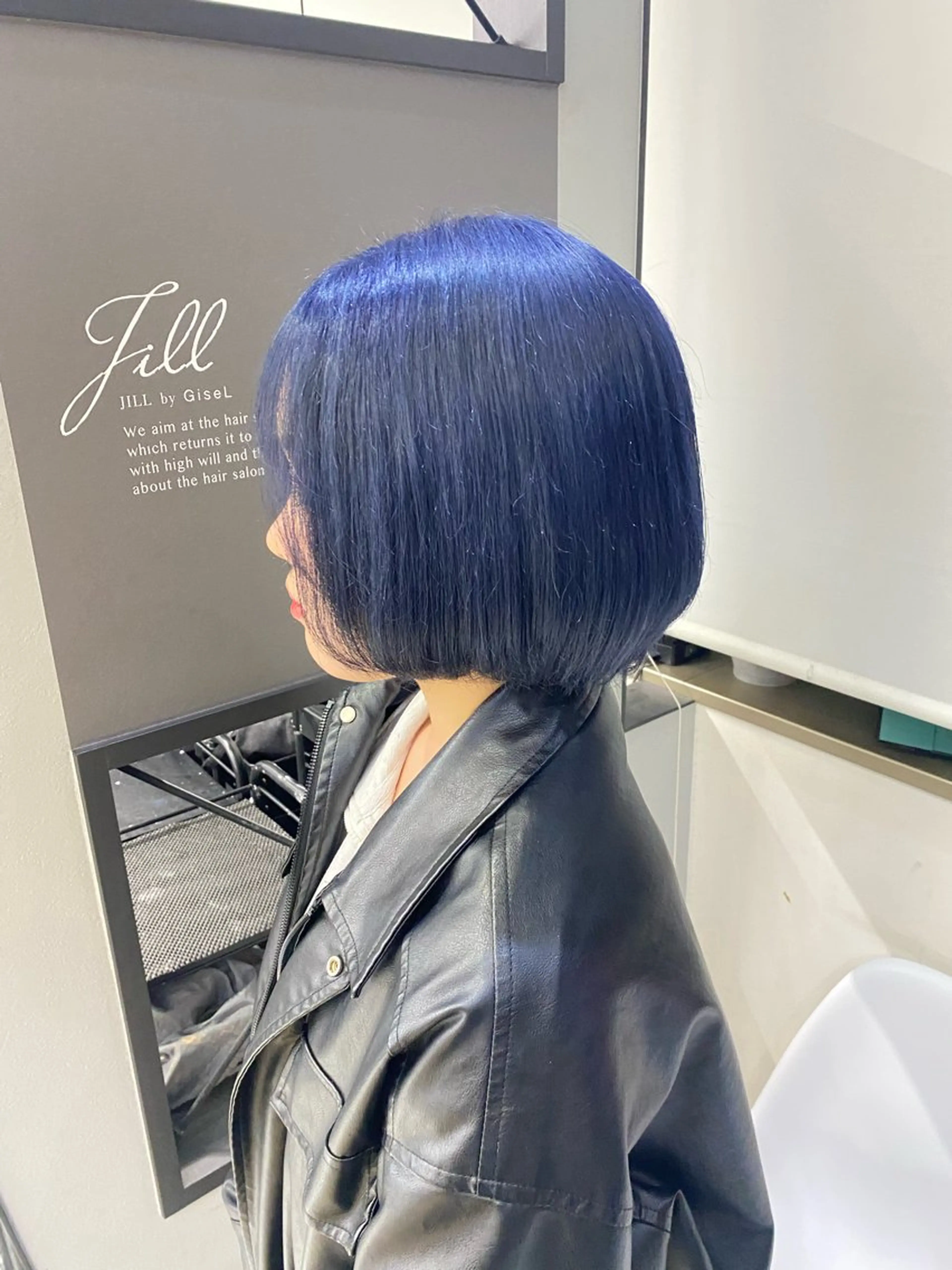 ショート noa 寒色系カラーブリーチのヘアスタイル