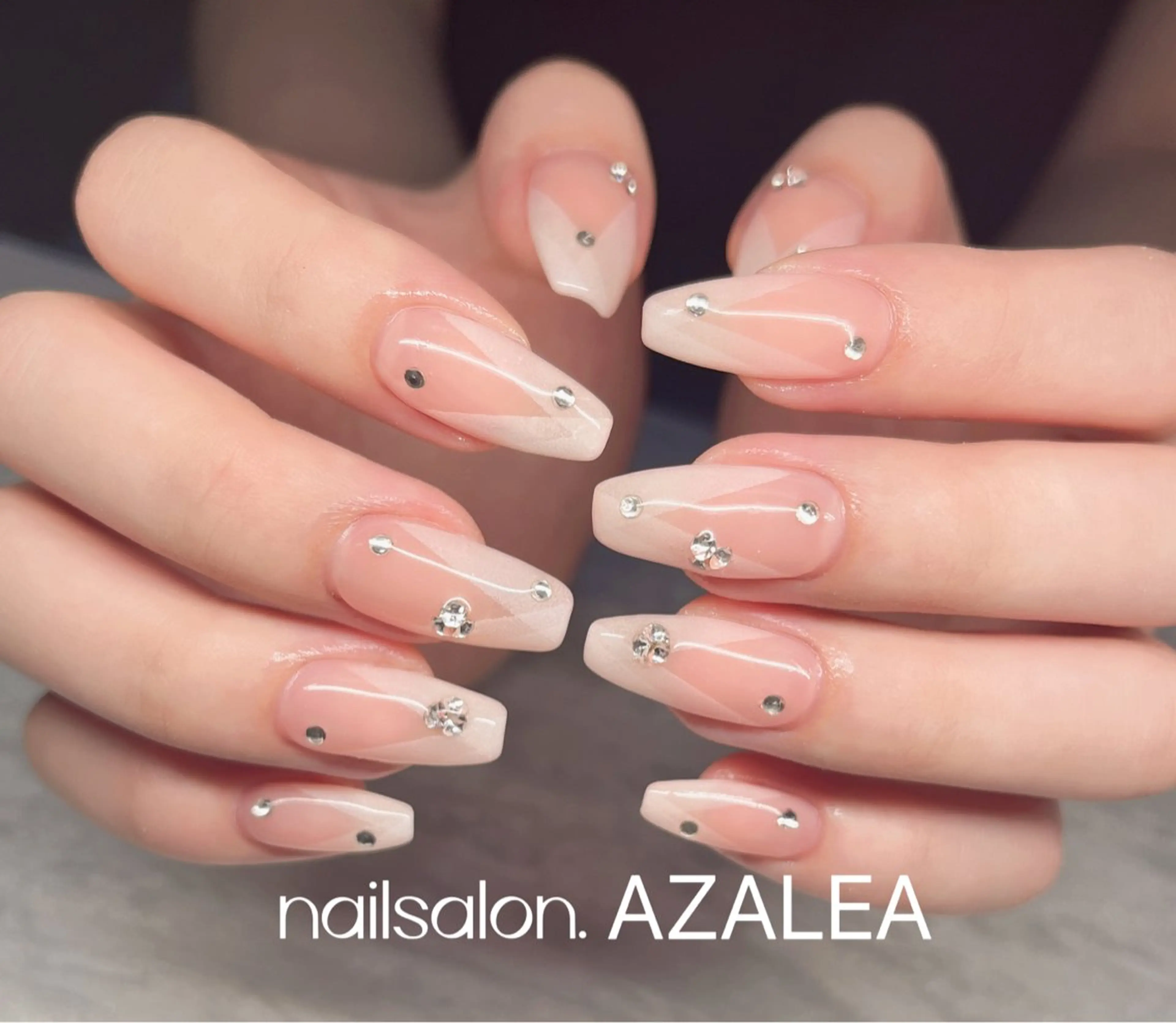 ネイル R inのネイルデザイン