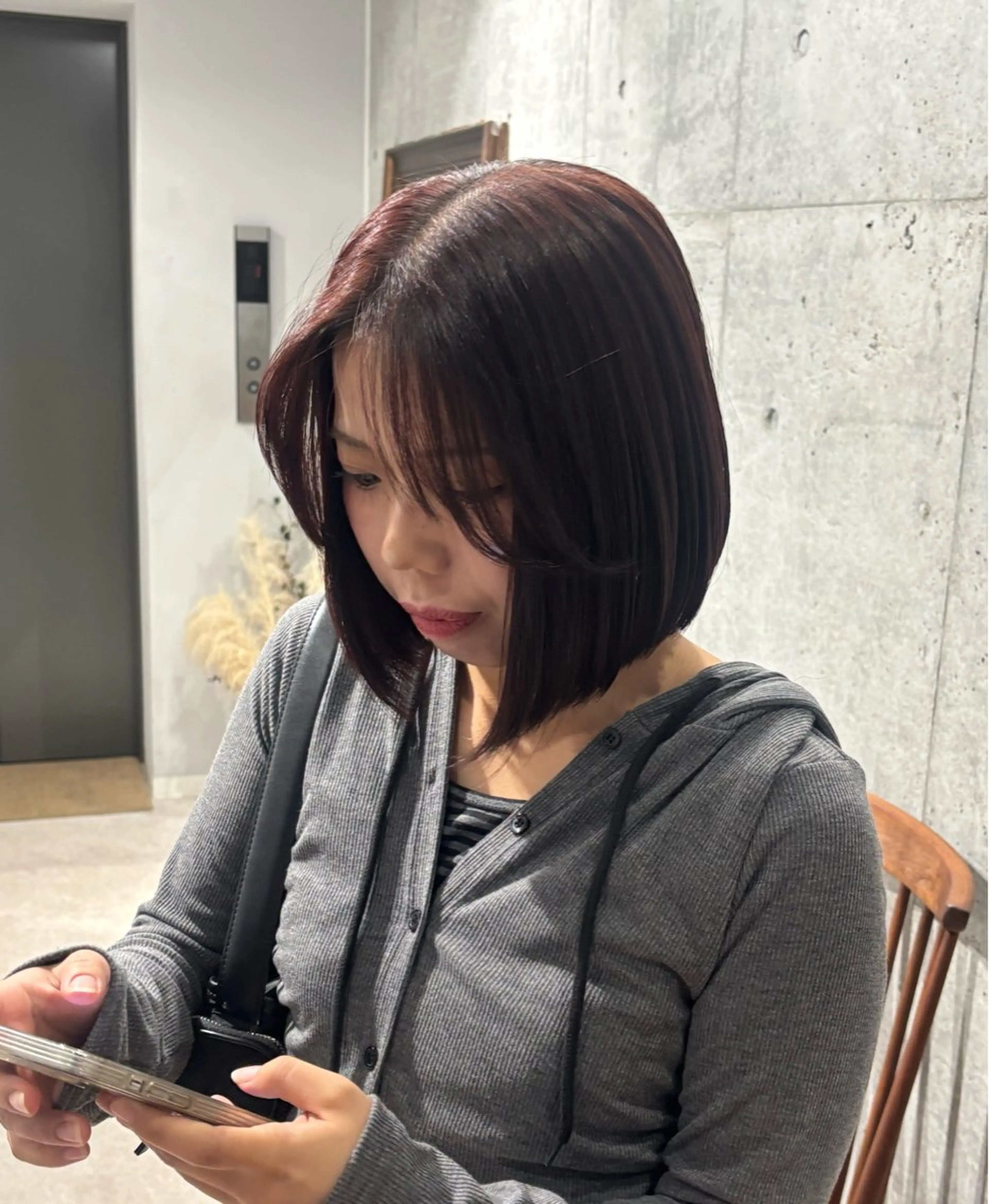 ワンカラー＋切りっぱなしボブ✂︎+クイックトリートメントの写真