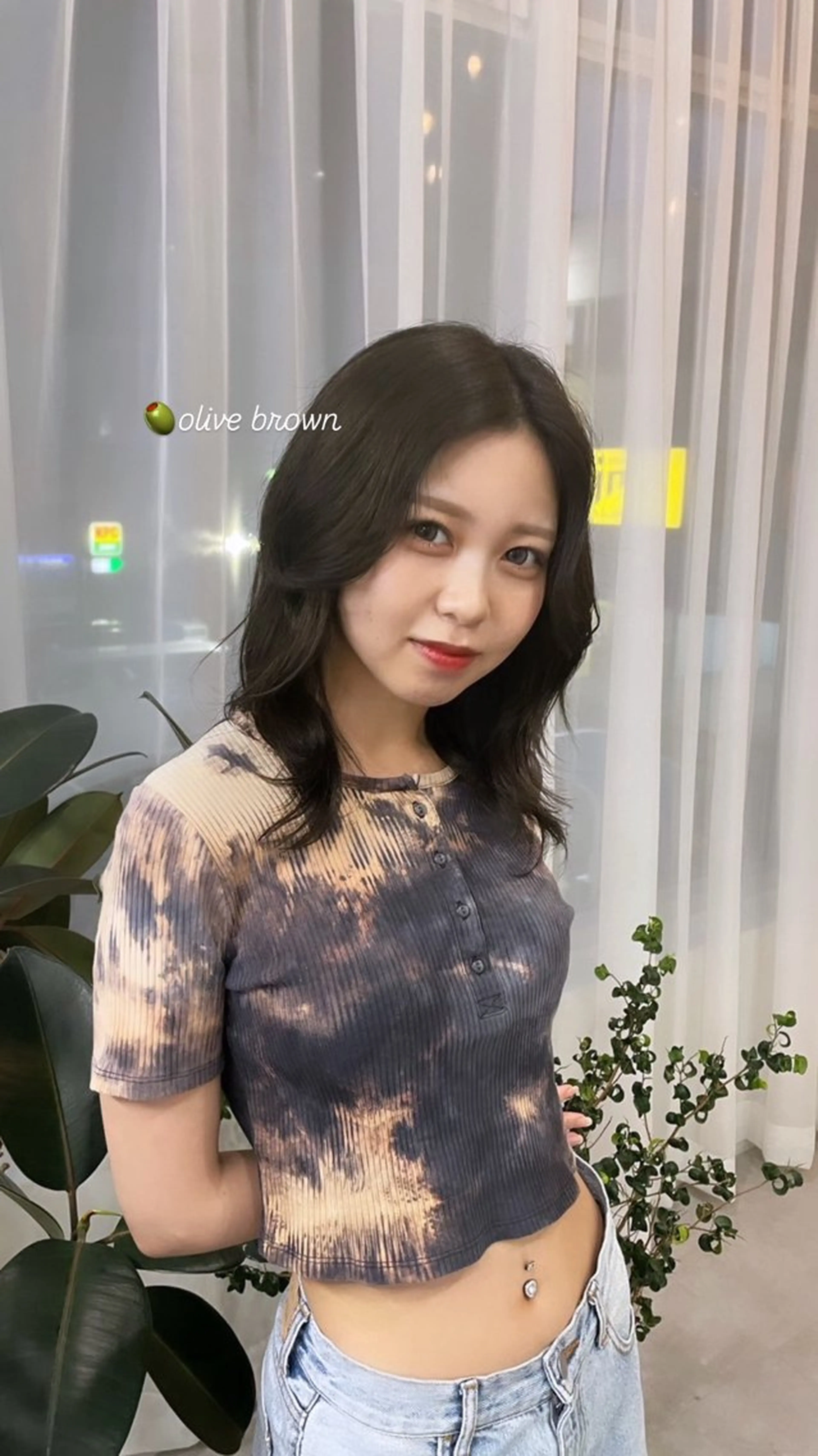 ミディアム 猿渡 恋菜のヘアスタイル