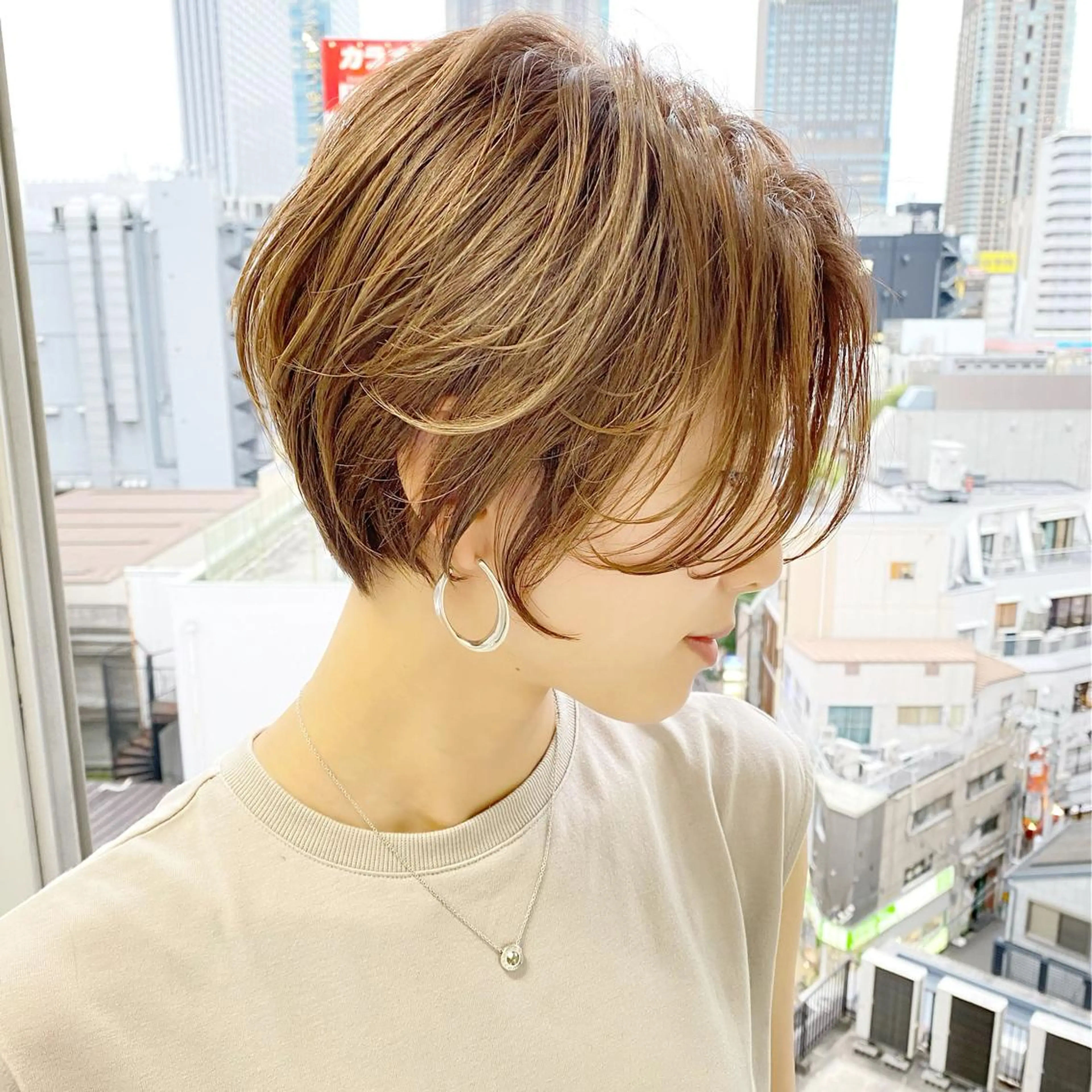 ショート カラー ブリーチ ケアブリーチ ダブルカラー ハイライトカラー イルミナカラー lab.by ioe中崎店所属・中北篤志 ショートボブのヘアスタイル