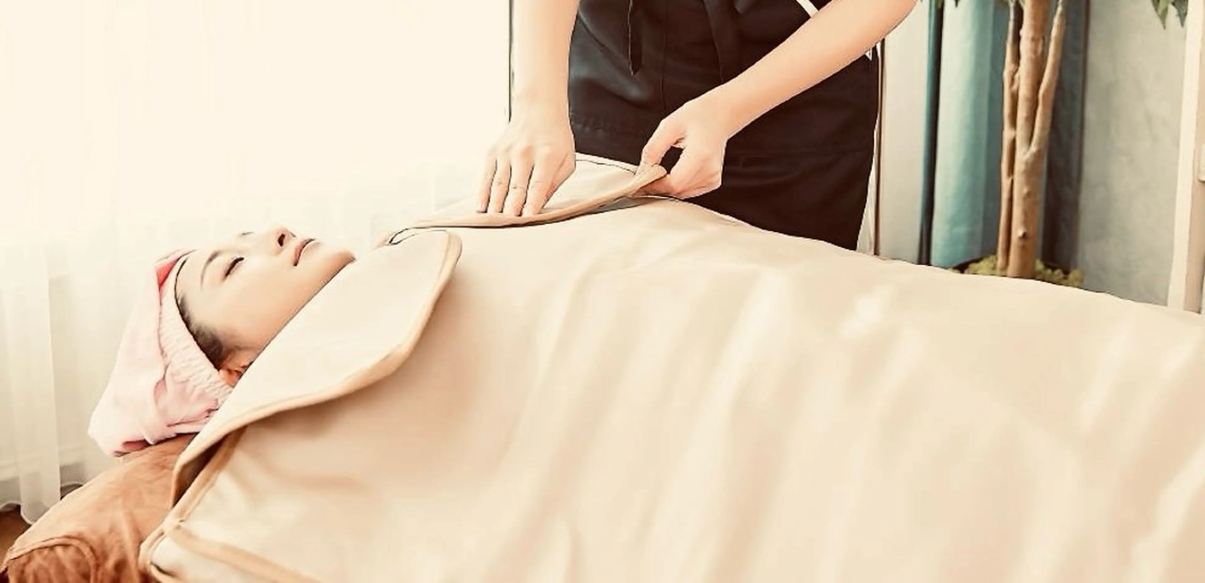 【温活】寒い時期でもデトックス！ポカポカ遠赤マット20分+首～肩、デコルテマッサージ15分付きの写真