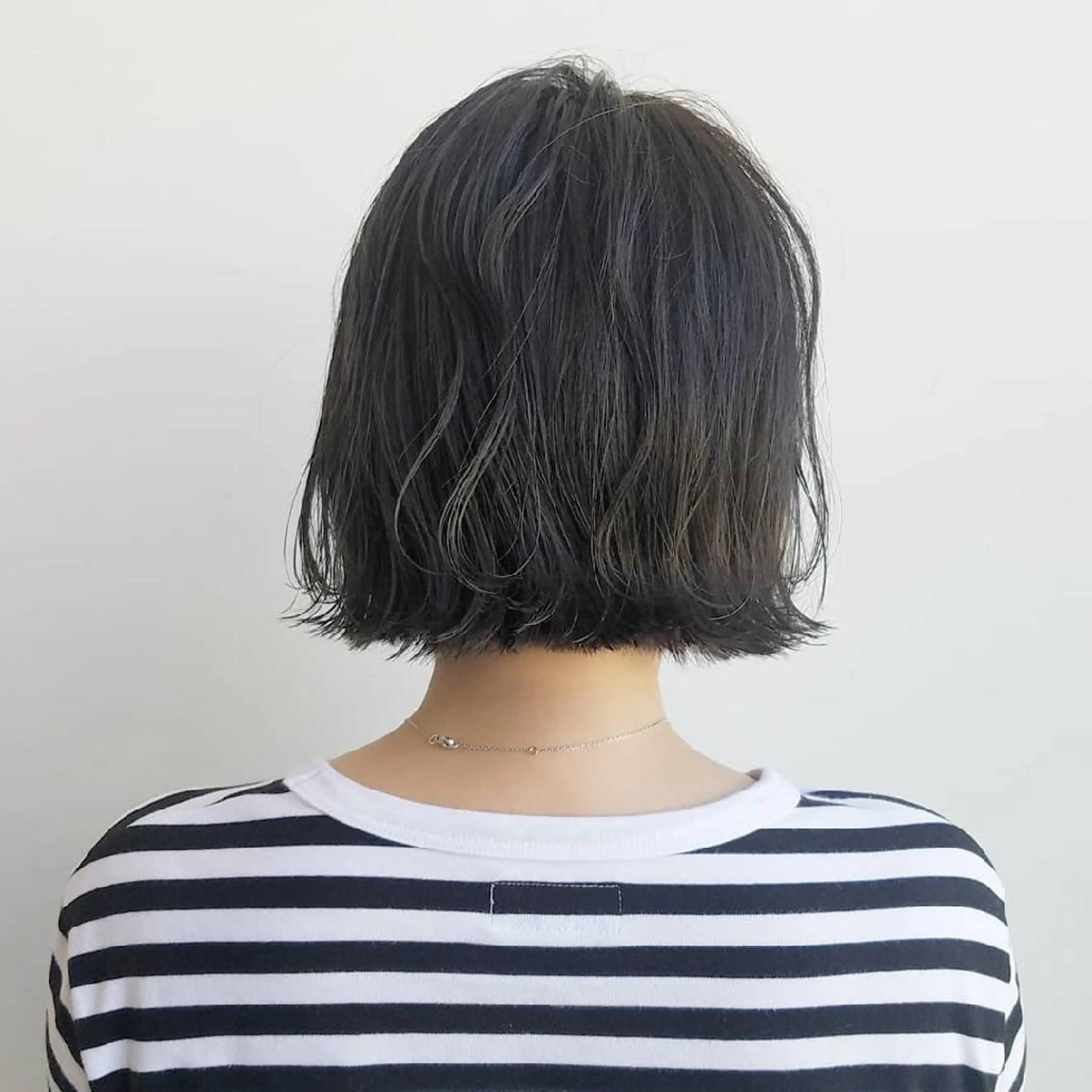 ショート カラー ヘアアレンジ パーマ ネイル マツエク・マツパ 切りっぱなしボブ グレージュ ボブ iplus✴ まつげ、眉毛、耳つぼのマツエク・マツパデザイン