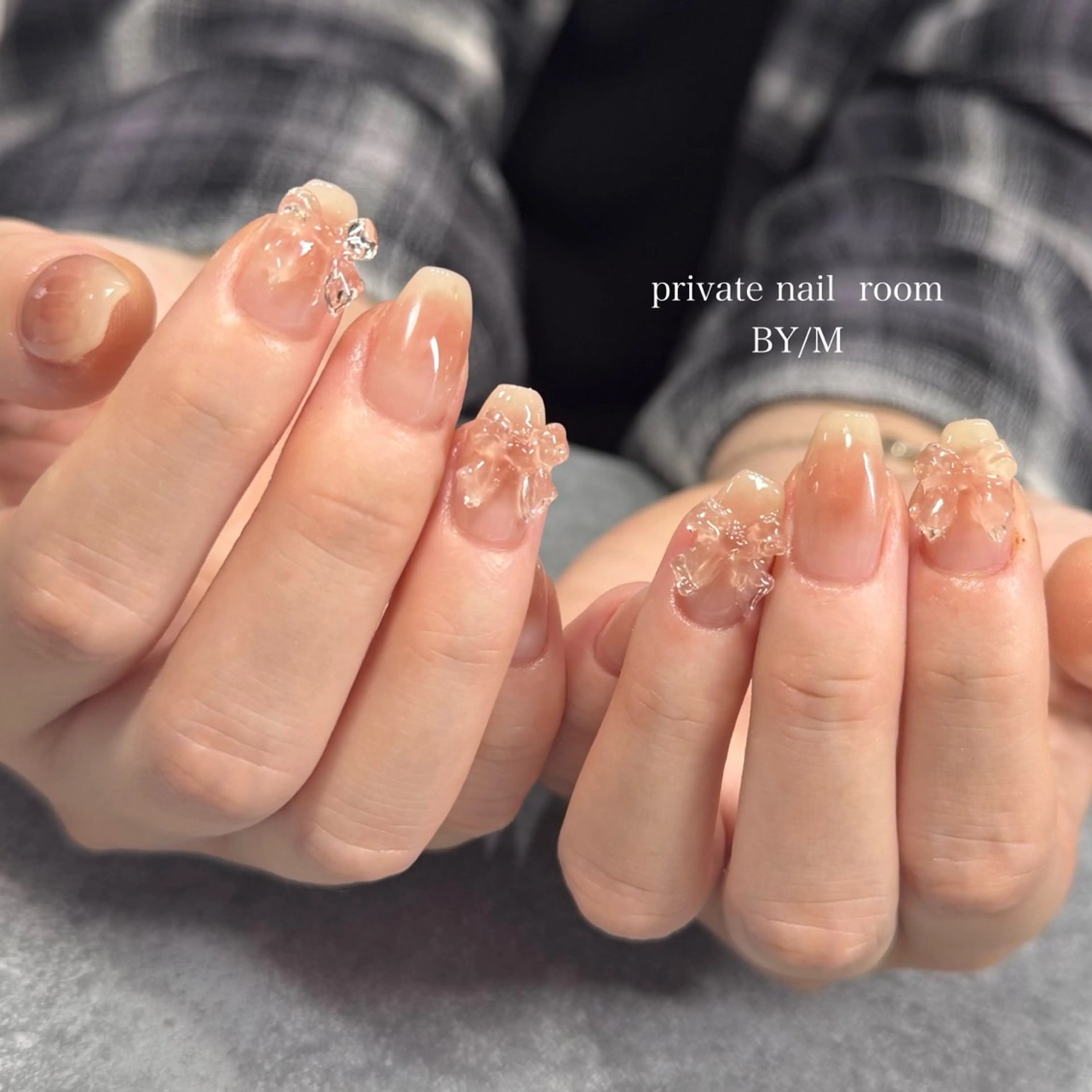 ネイル チークネイル クリアネイル 持ち込み リボン ハンドネイル BY / Mのネイルデザイン