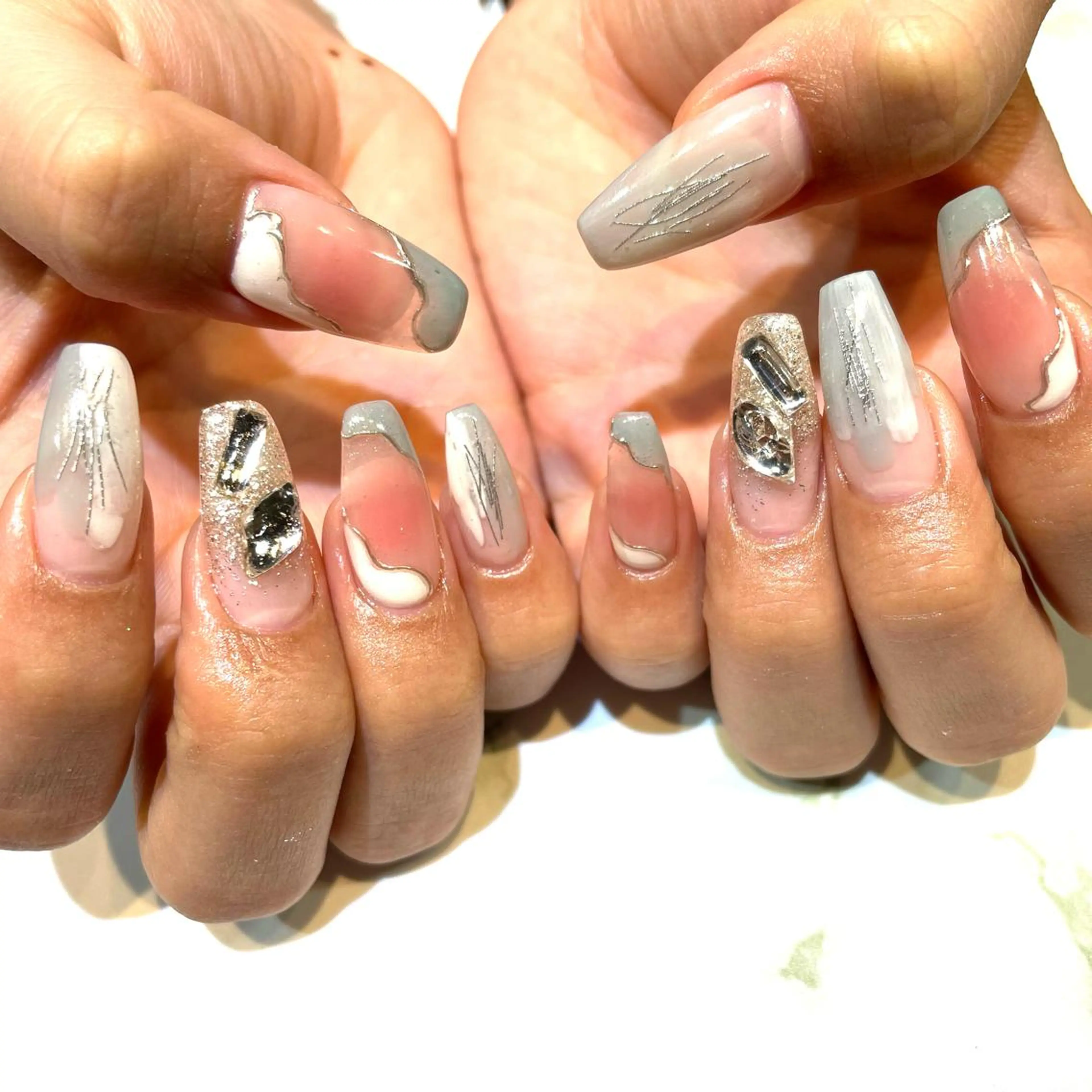 ネイル ニュアンスネイル ハンドネイル 糀屋 彩奈のネイルデザイン