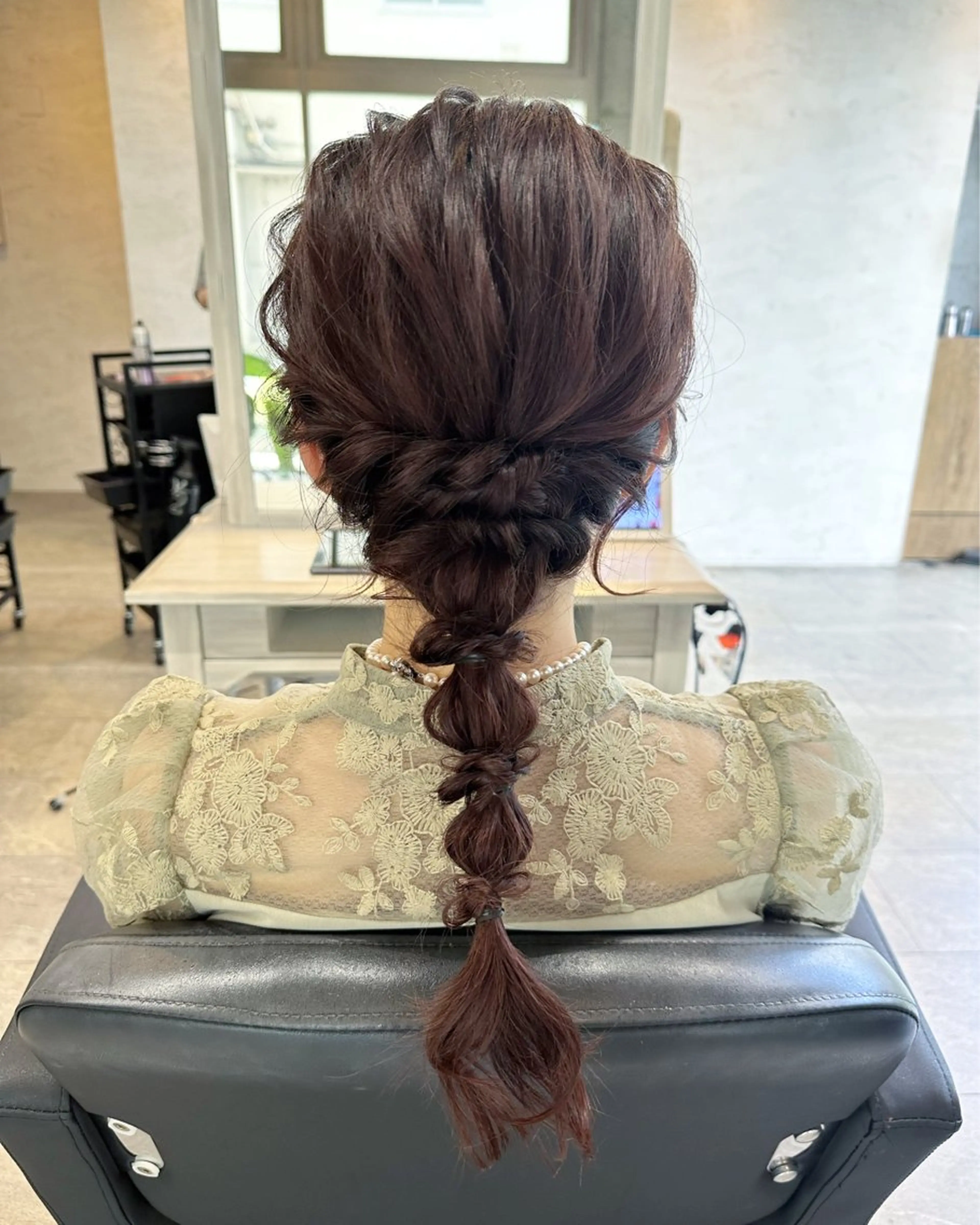 ロング ヘアアレンジ 女性に人気♪ はやしほのかのヘアスタイル