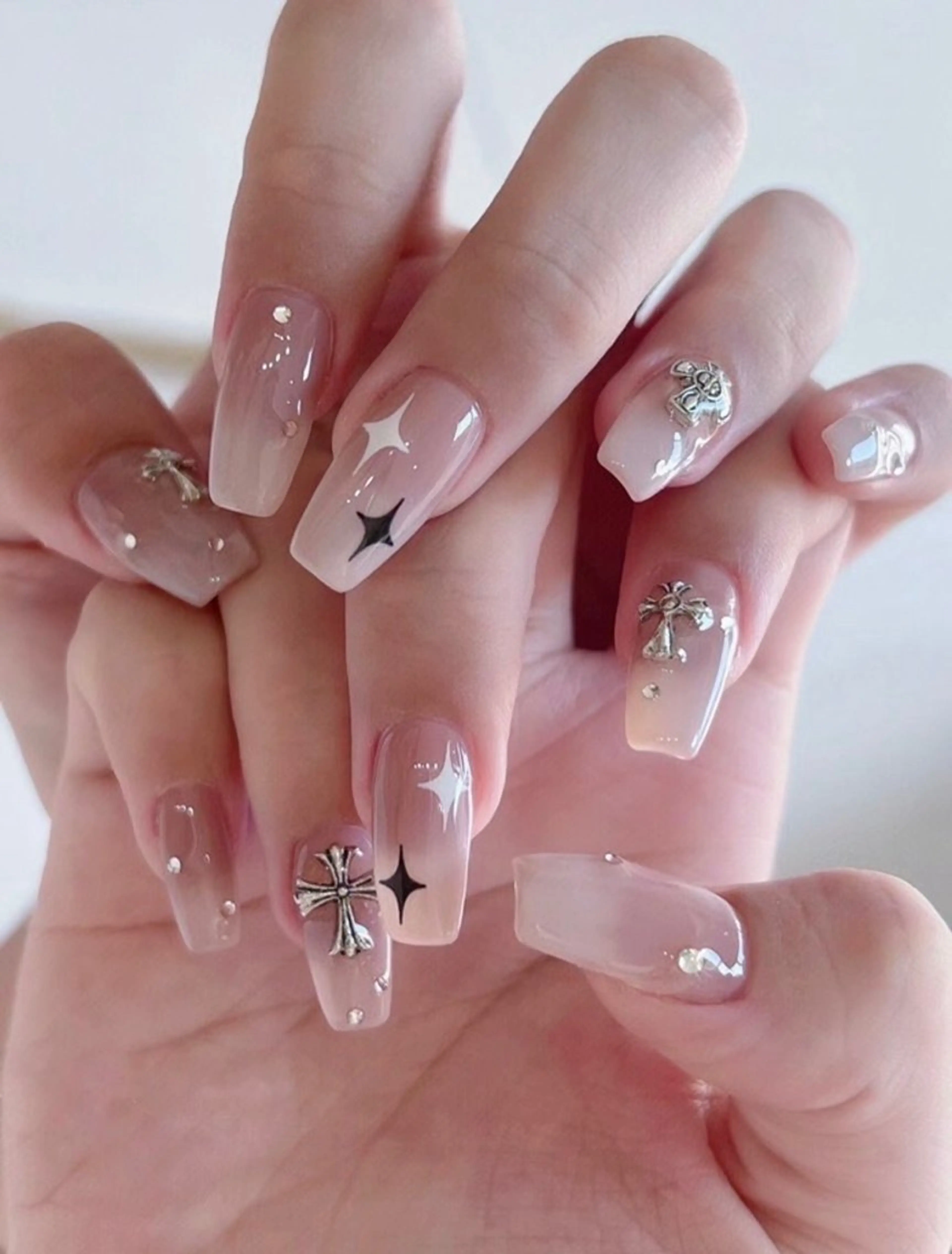 ネイル ハンドネイル ハンドケア 🍑 momo_nailのネイルデザイン